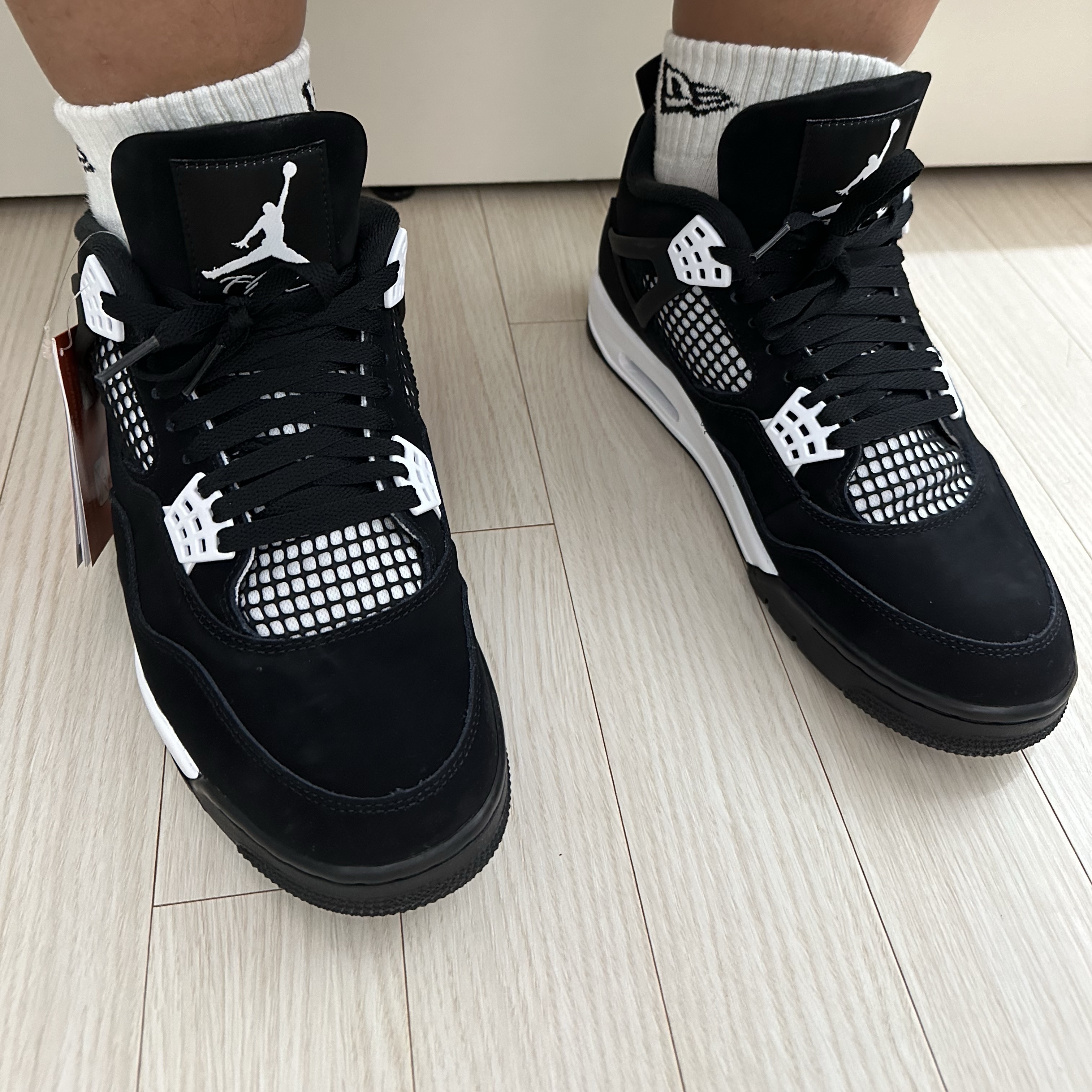 Jordan 4 Retro White Thunder 착용 스타일