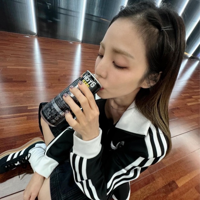 (W) Adidas Originals Beckenbauer Track Top Black - KR Sizing 착용 스타일 - 2