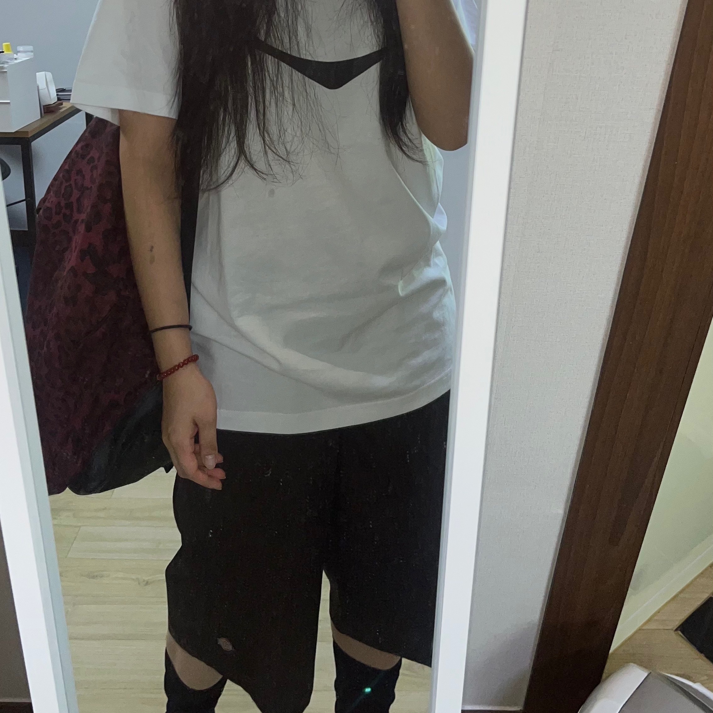 (W) Mischief Rhombus T-Shirt White, Dickies Loose Fit 13 Inch Flat Front Work Shorts Dark Brown 착용 스타일 - 1