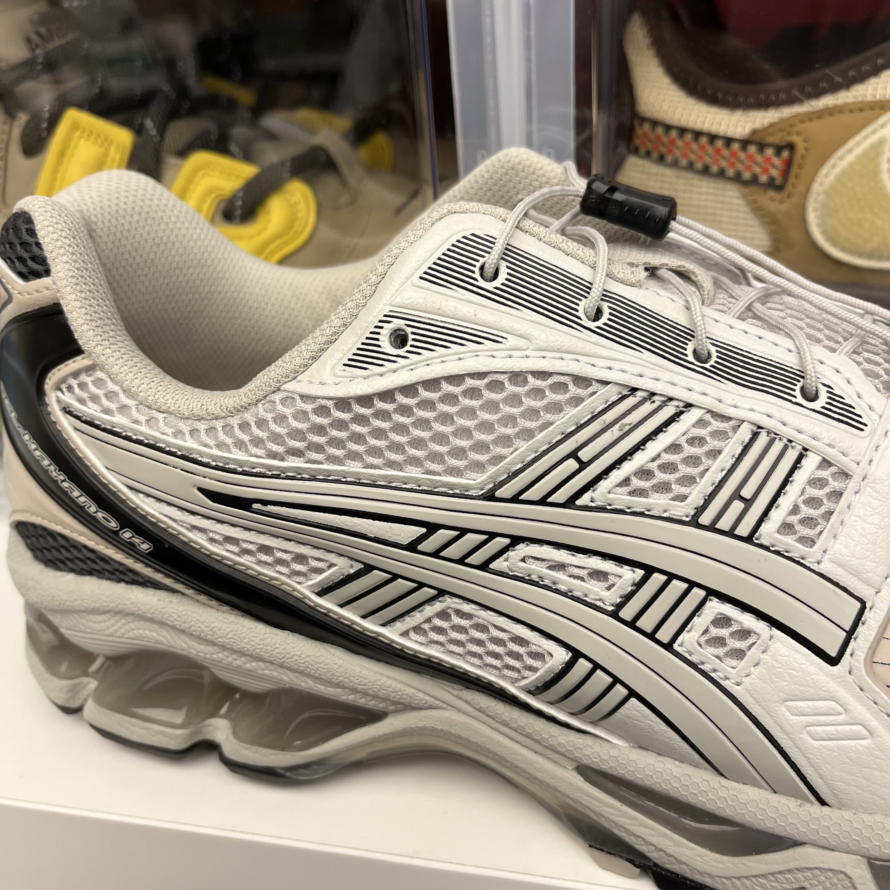 Asics Unlimited Gel-Kayano 14 Smoke Grey 착용 스타일 - 3