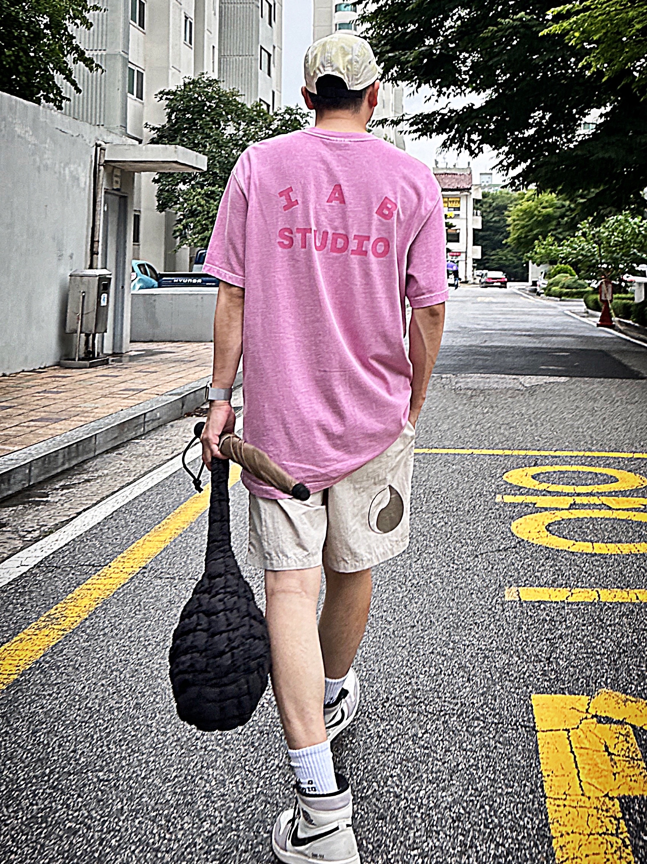 Supreme x Stone Island Reactive Ice Camo Ripstop Camp Cap Tan - 22SS, IAB Studio Pigment T-Shirt Magenta 착용 스타일