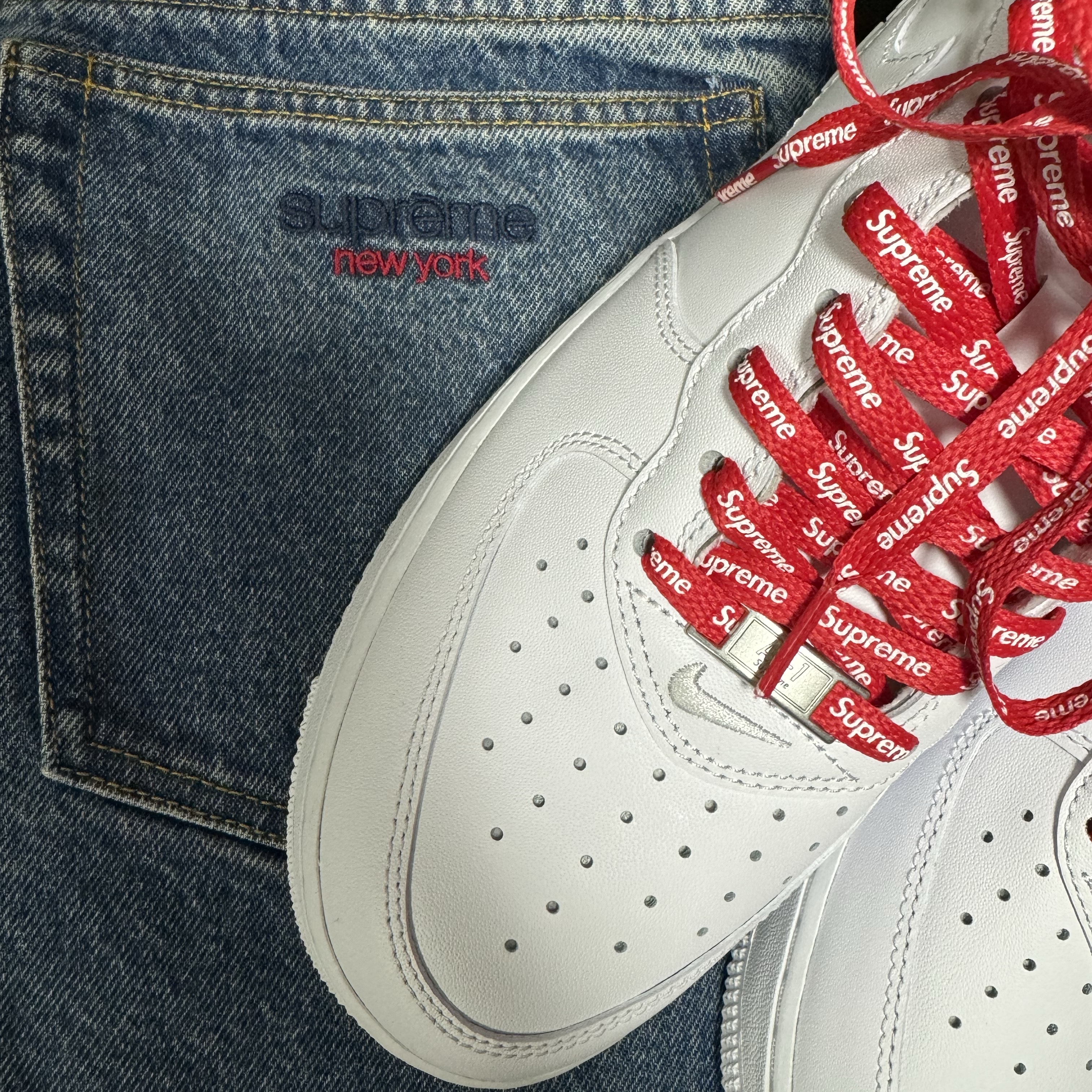 Nike x Supreme Air Force 1 Mid White, Supreme Baggy Jean Washed Indigo - 24FW 착용 스타일