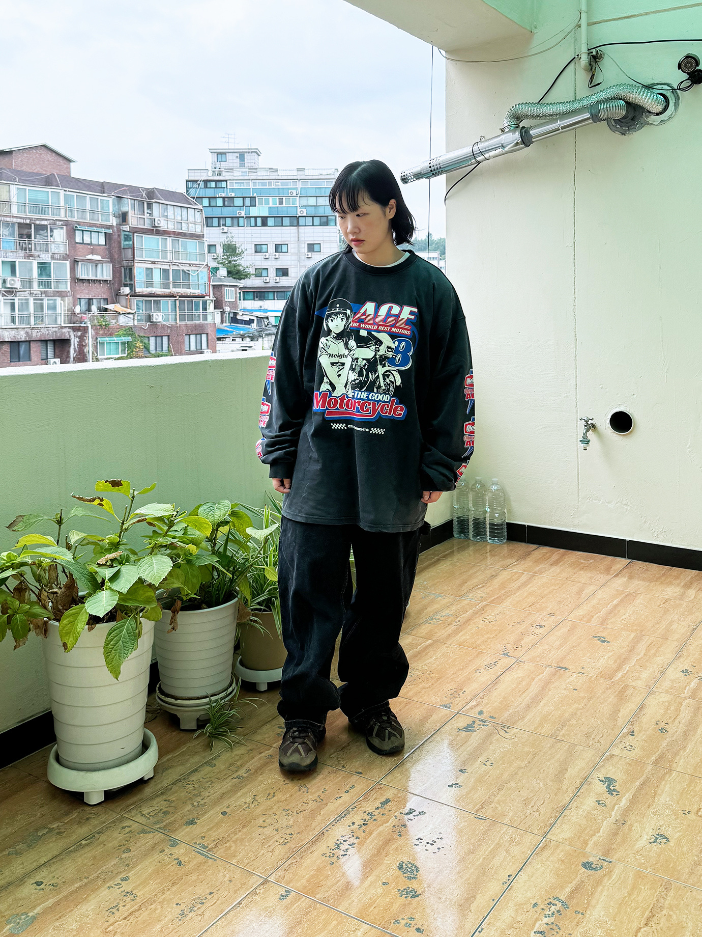 QT8 GARMENTS TL Ace Motors SP Washed Long Sleeve Black, QT8 Garments TL Denim Carpenter Pant Black 착용 스타일 - 2