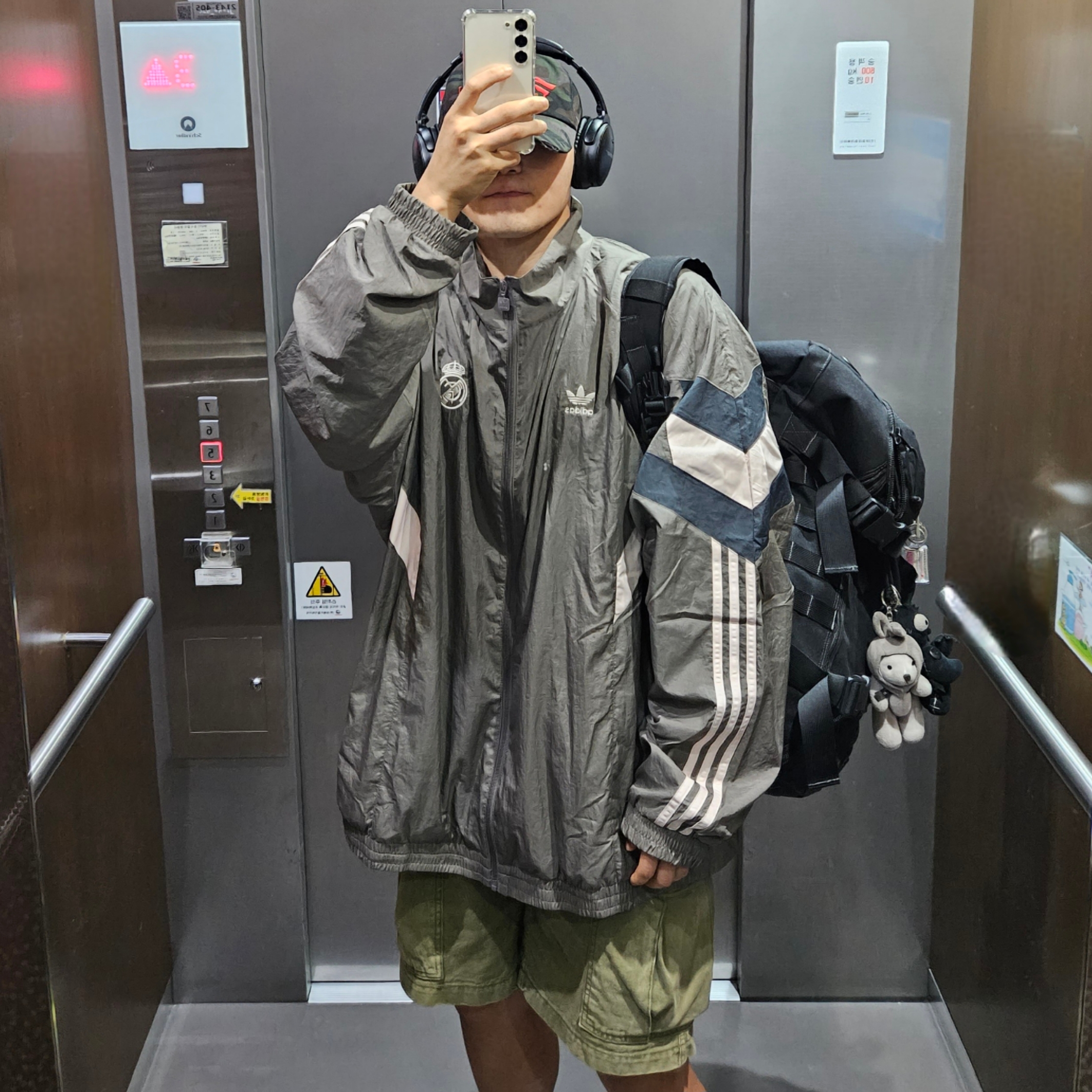 Adidas Real Madrid Originals Track Top Charcoal Grey - KR Sizing 착용 스타일 - 1