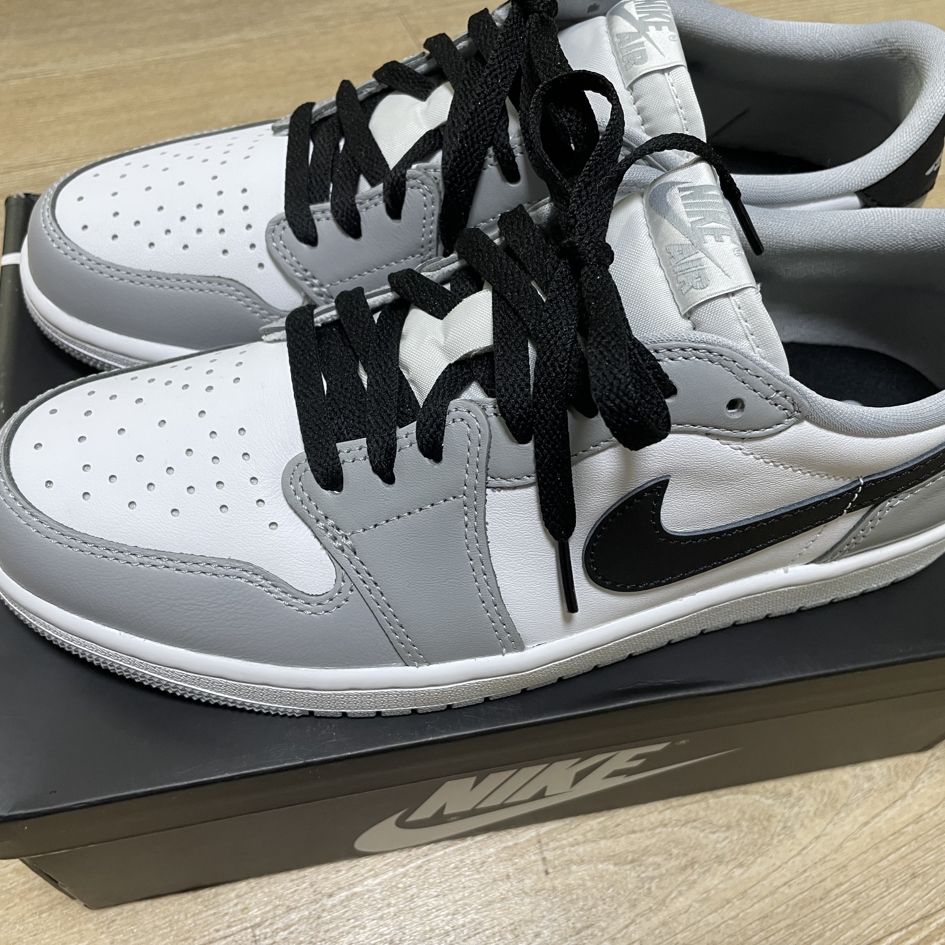 Jordan 1 Retro Low OG Wolf Grey and White 착용 스타일