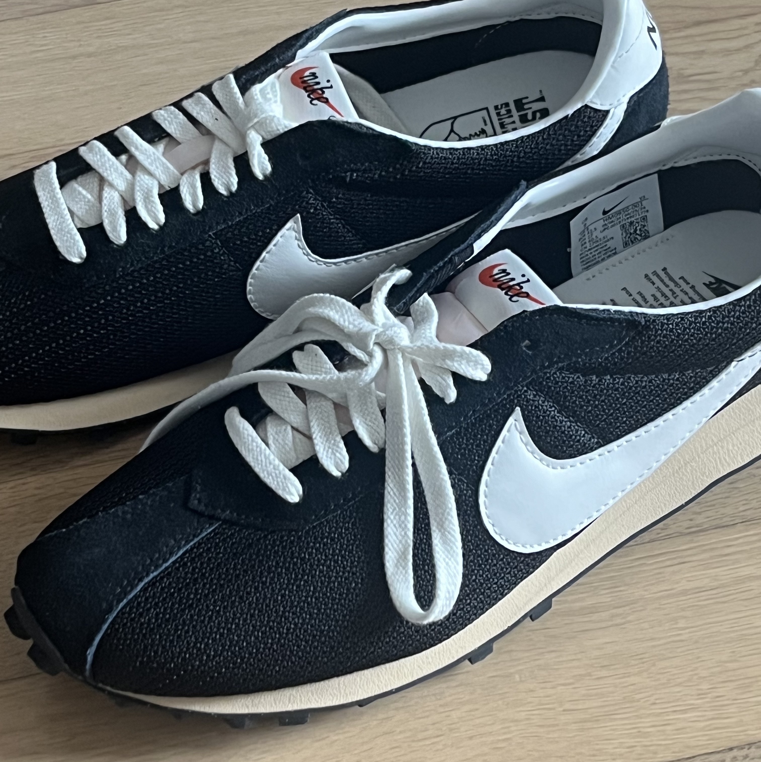 Nike LD-1000 SP Black and Sail 착용 스타일 - 1