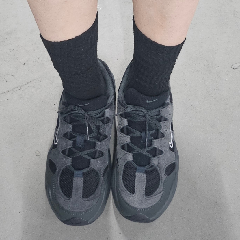 (W) Nike Tech Hera Anthracite Light Smoke Grey 착용 스타일 - 2