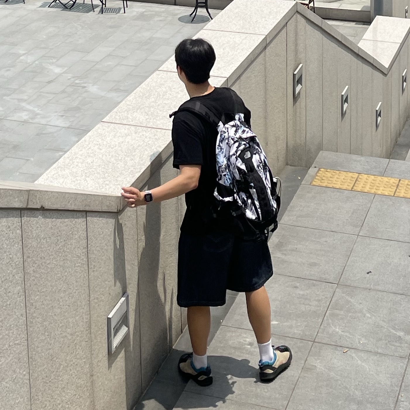 Keen Jasper Rocks SP Sneakers Beige, The North Face Big Shot White 착용 스타일