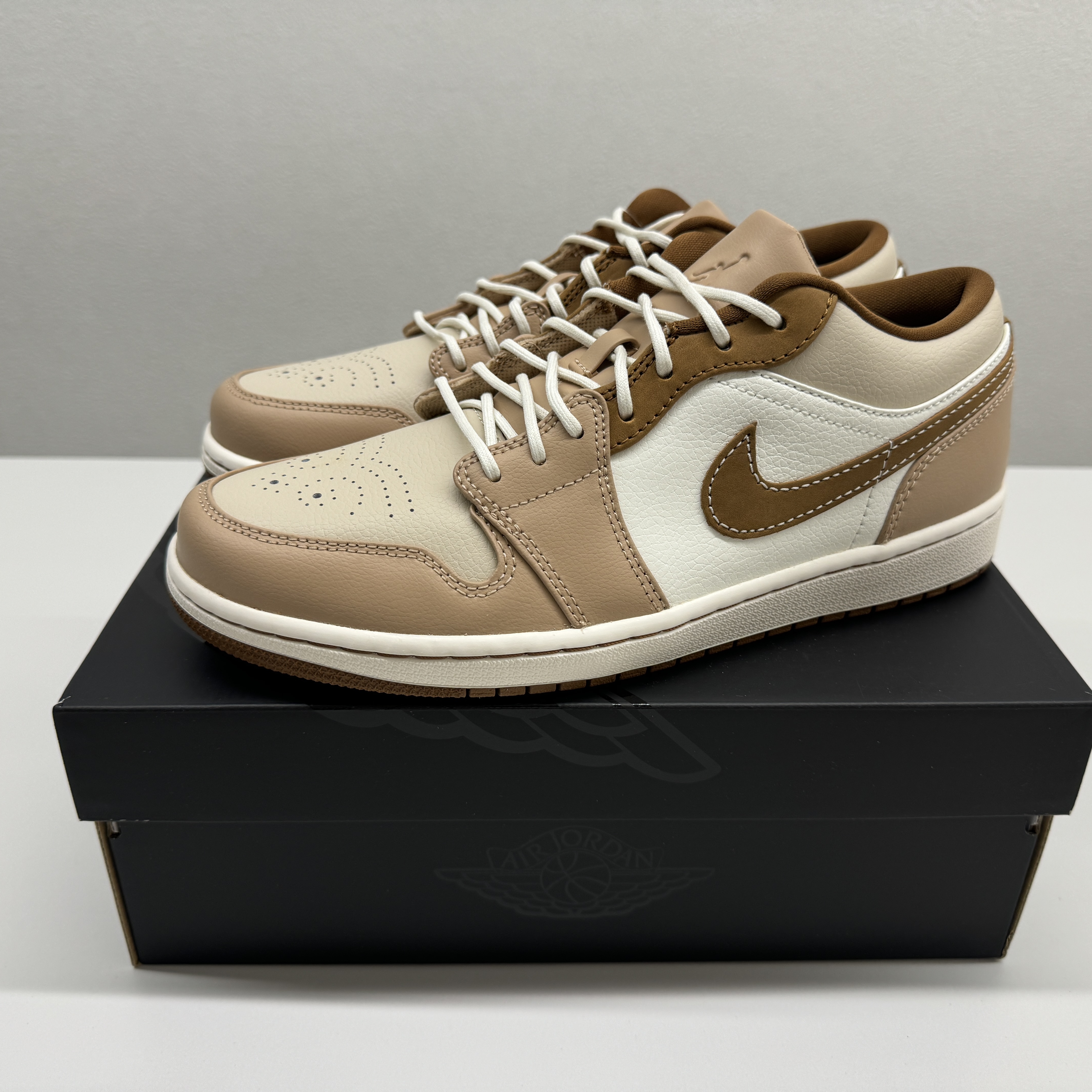 Jordan 1 Low SE Hemp Oatmeal 착용 스타일 - 1