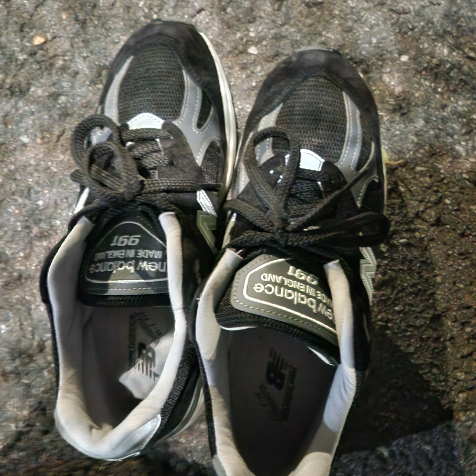 New Balance 991v2 Made in UK Black 착용 스타일 - 2