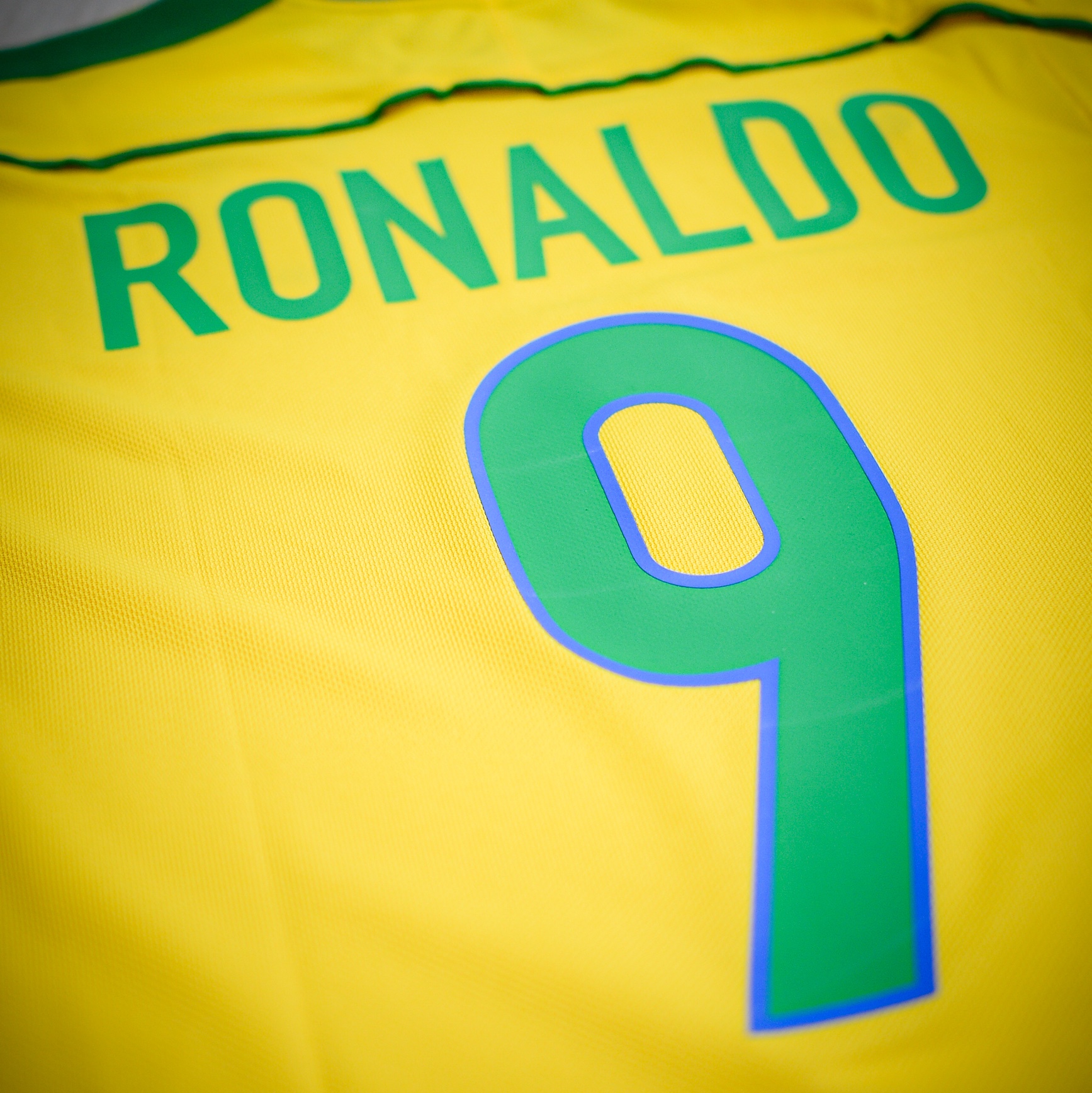 Nike Brazil 1998 Reissue Soccer Replica Jersey Varsity Maize Ronaldo (Marking Ver.) 착용 스타일 - 4