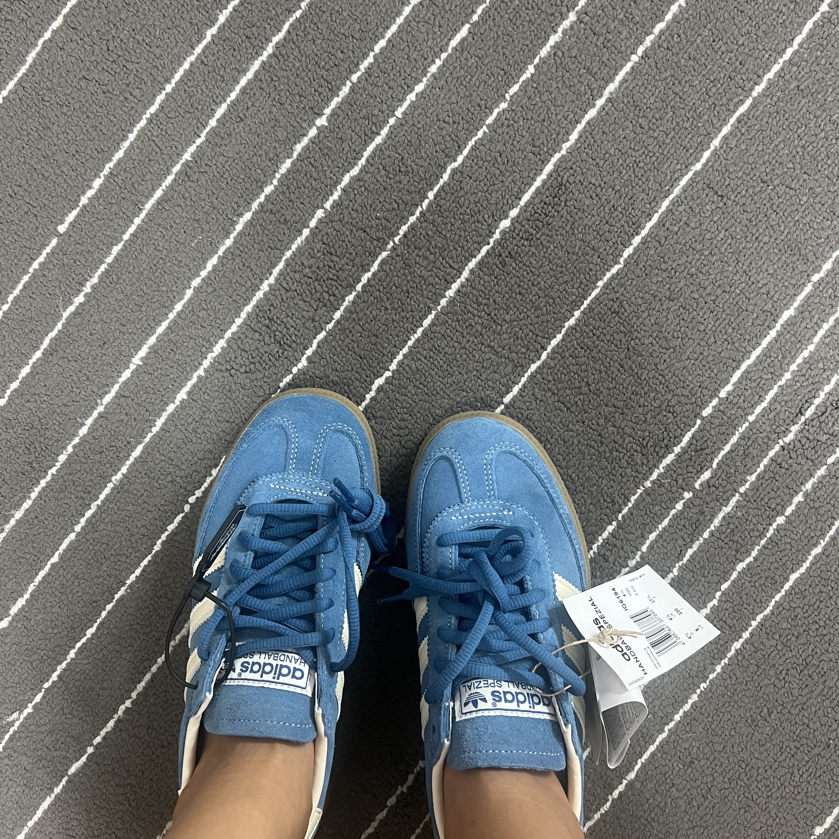 Adidas Spezial Handball Core Blue Cream White 착용 스타일