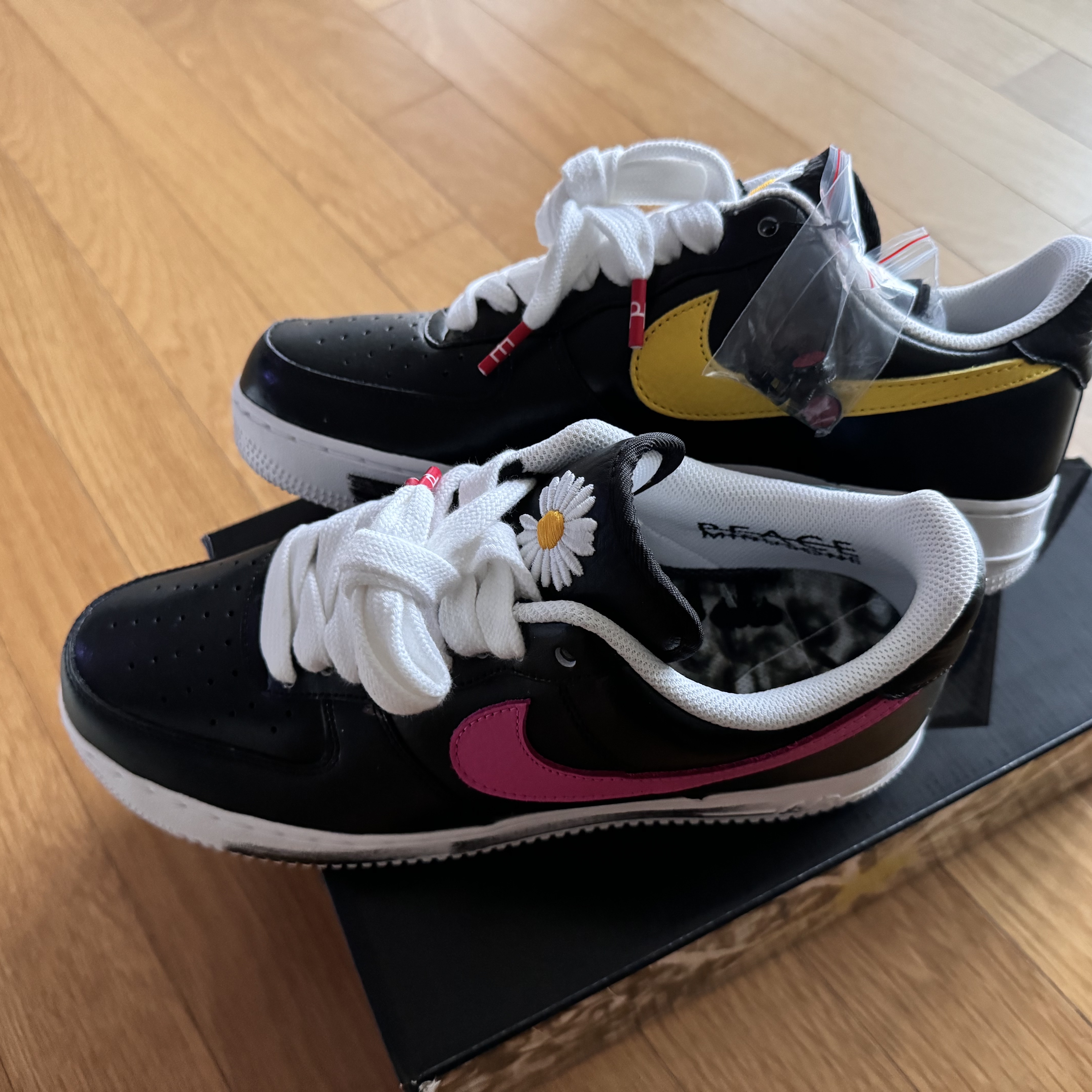 Nike x Peaceminusone Air Force 1 Low Para-Noise 3.0 Black and Multicolor 착용 스타일