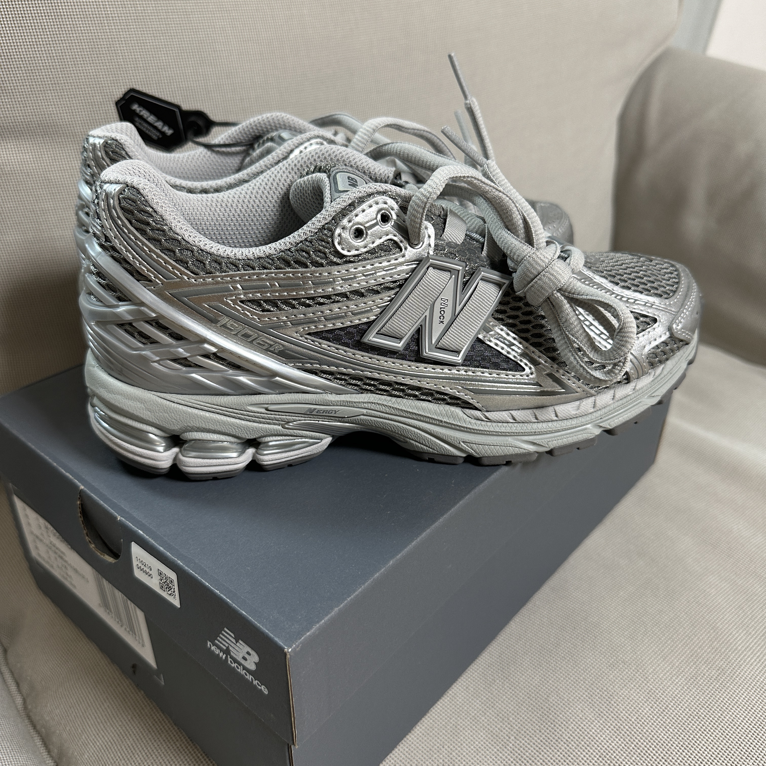 New Balance 1906R Harbor Grey Silver Metalic 착용 스타일