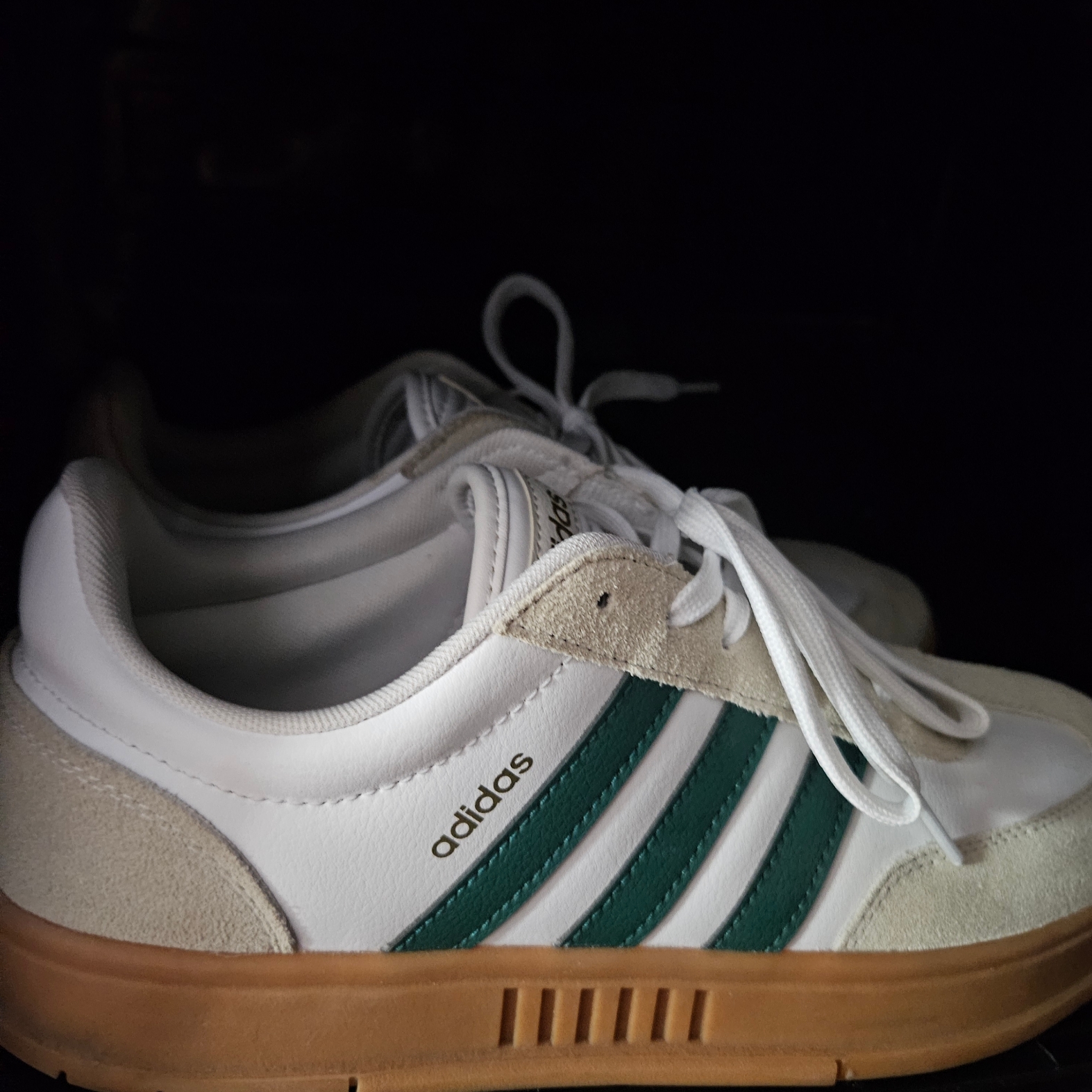 Adidas Gradas Collegiate Green 착용 스타일
