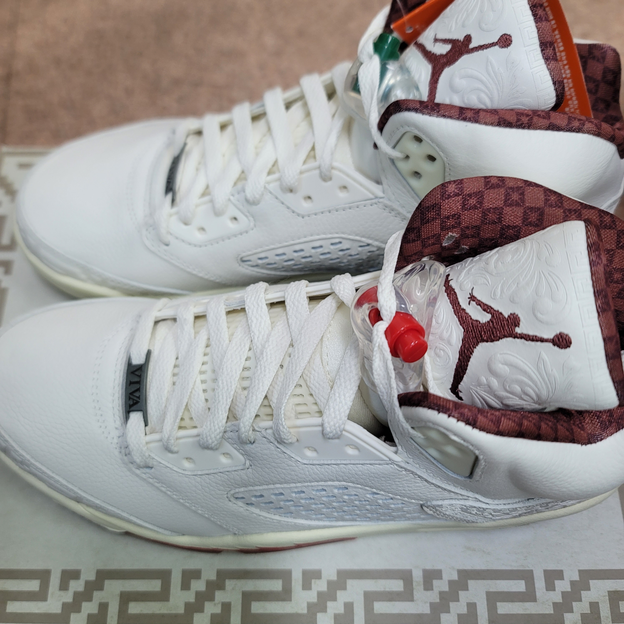 Jordan 5 Retro El Grito Sail and Dark Pony 착용 스타일 - 7