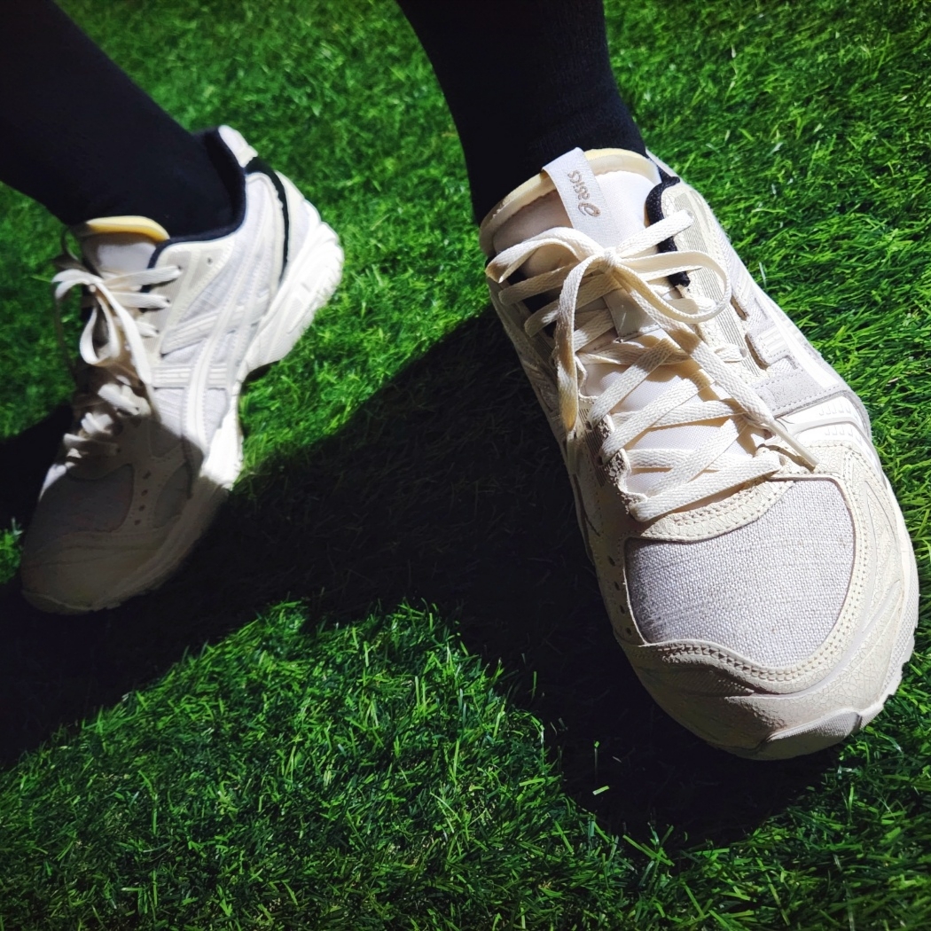 Asics Gel-Kayano 14 Imperfection Pack Cream 착용 스타일 - 4