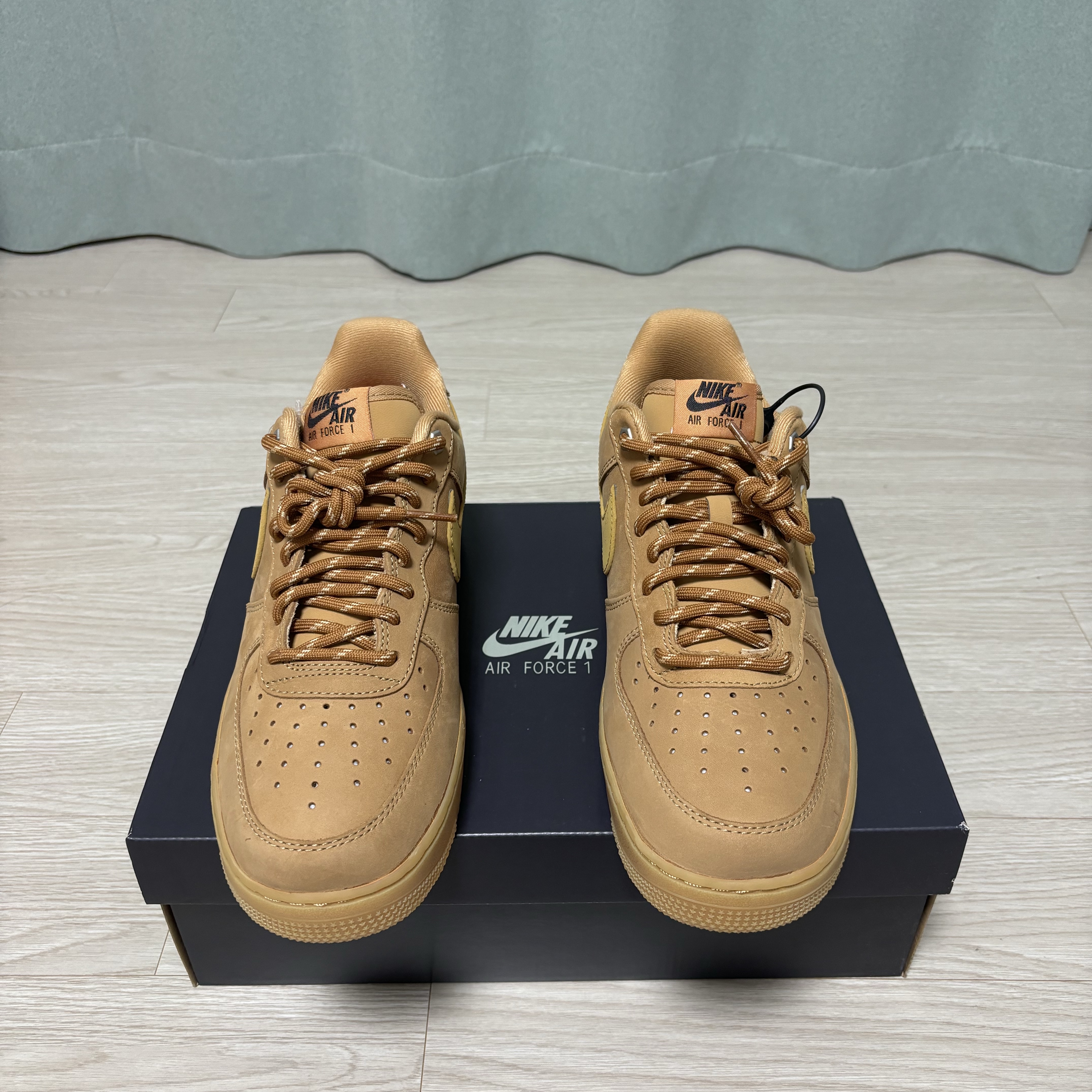 Nike Air Force 1 '07 WB Flax 착용 스타일 - 4
