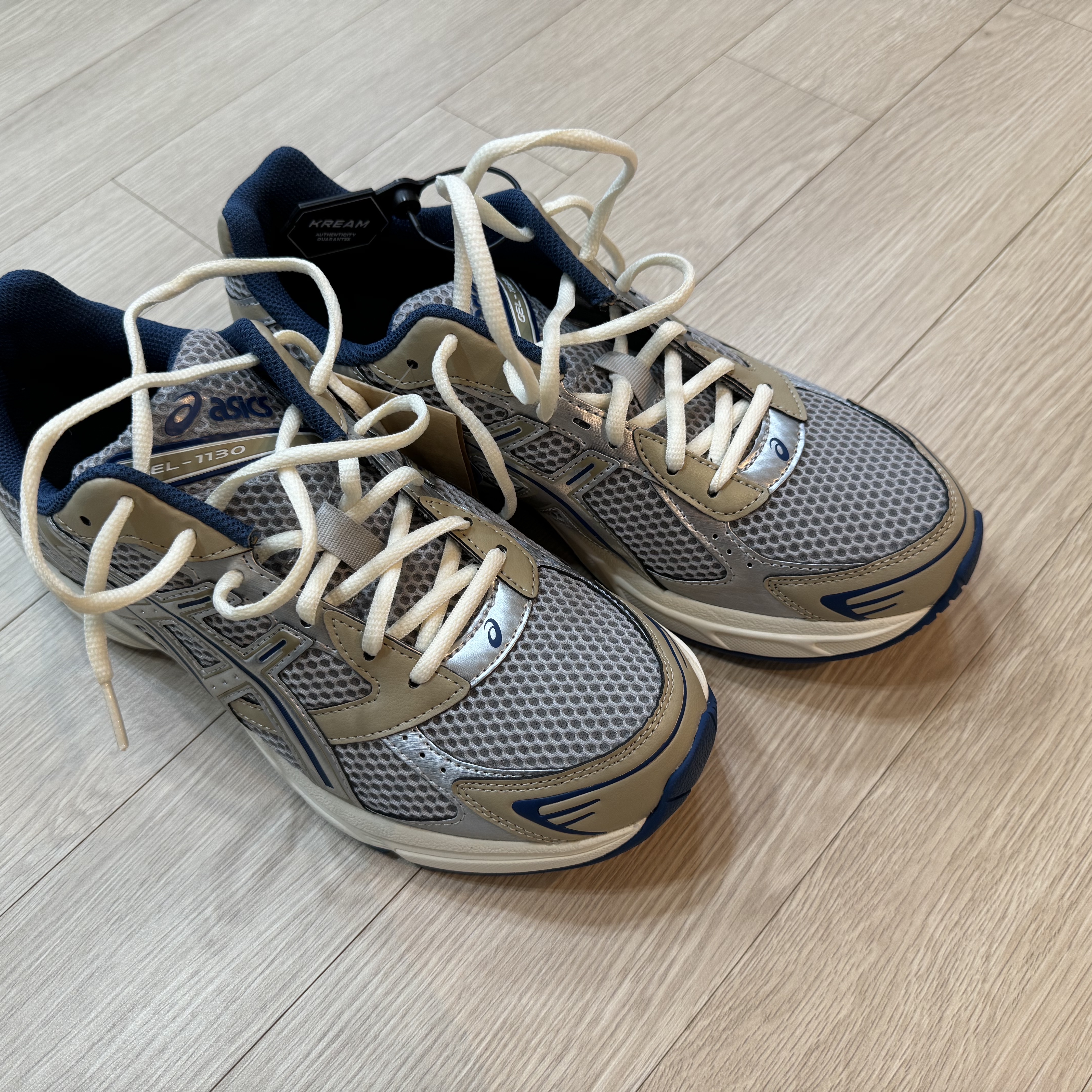 Asics Gel-1130 Oyster Grey Pure Silver 착용 스타일 - 1