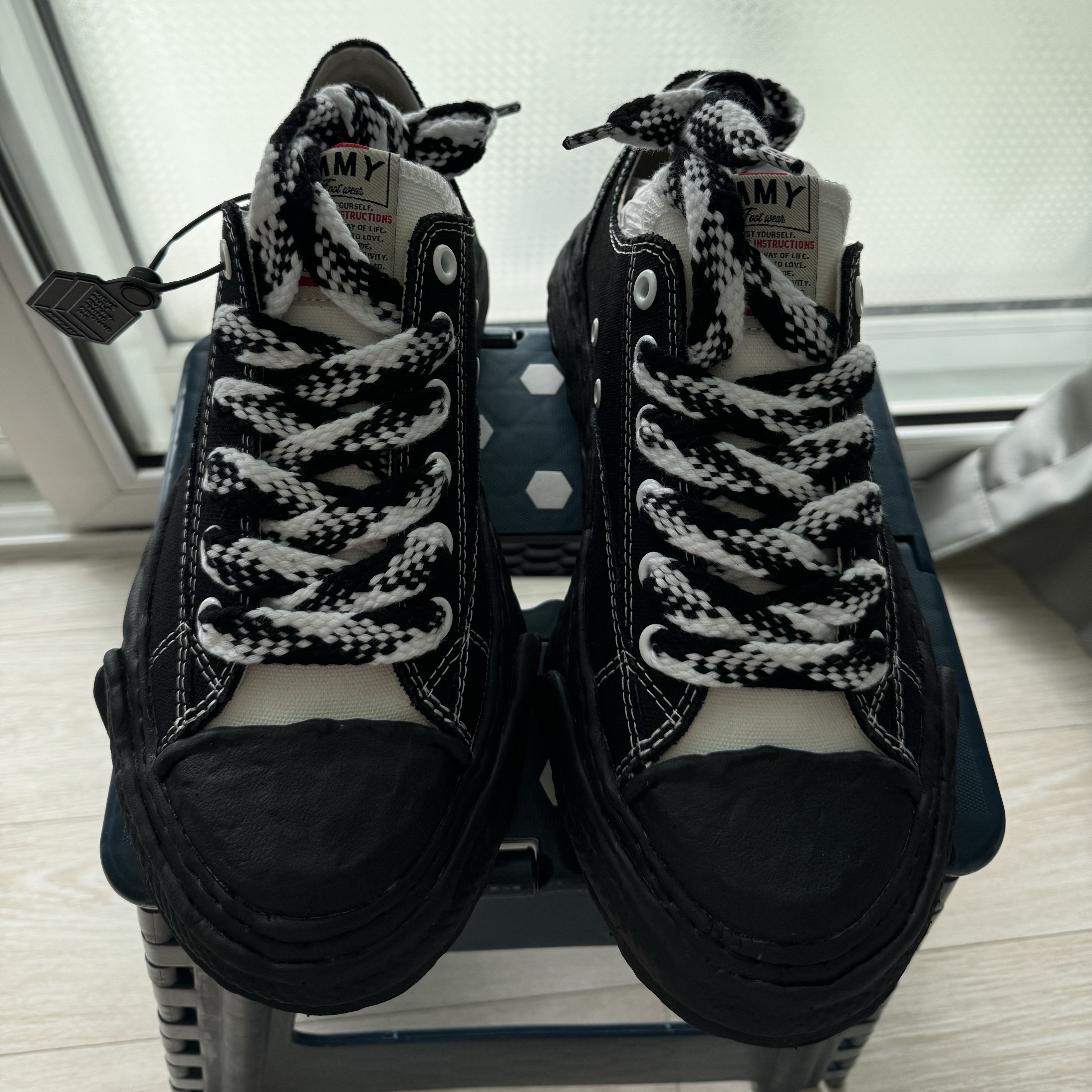 Maison Mihara Yasuhiro Peterson23 OG Sole BC Canvas Low-top Sneakers Black 착용 스타일 - 2