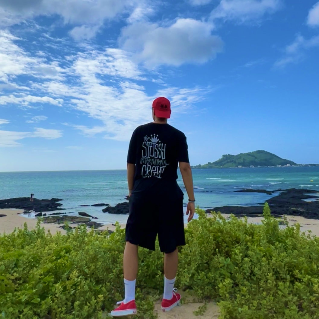 Stussy Crown International Pigment Dyed T-Shirt Black, Vans Authentic Red 착용 스타일 - 1