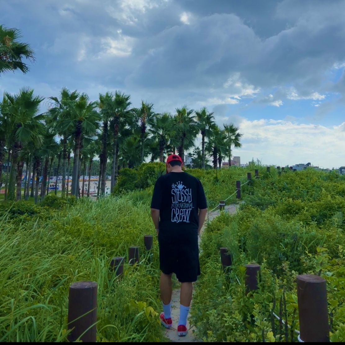 Stussy Crown International Pigment Dyed T-Shirt Black, Vans Authentic Red 착용 스타일 - 2