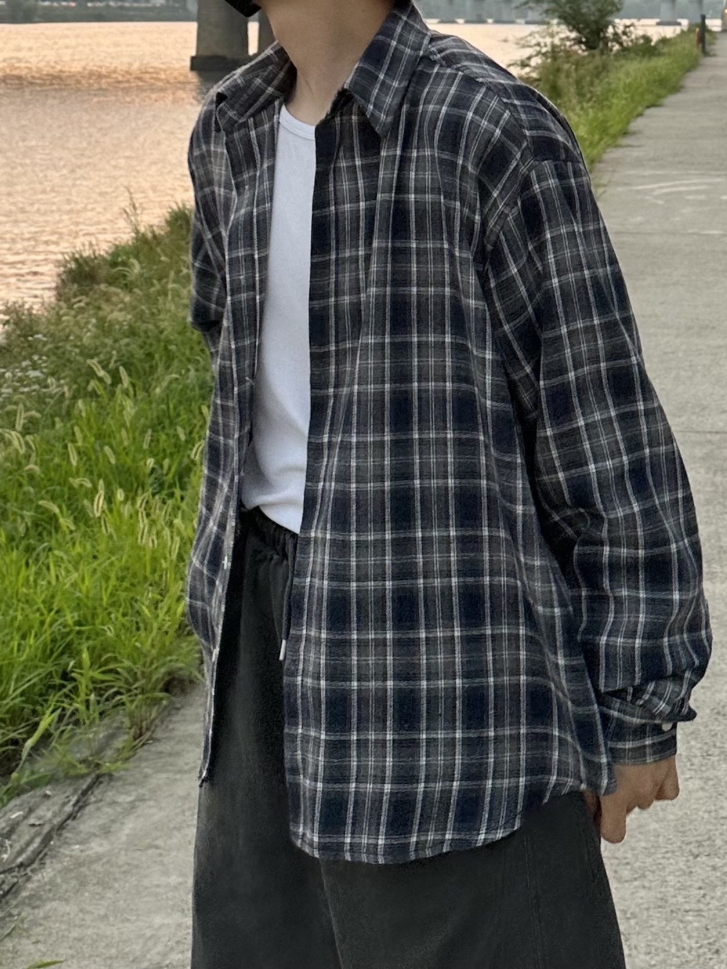 Maison Mihara Yasuhiro Peterson OG Sole Canvas Low Sneakers Black, Maison Mihara Yasuhiro Peterson23 OG Sole Canvas Low-top Sneakers Black 착용 스타일 - 4