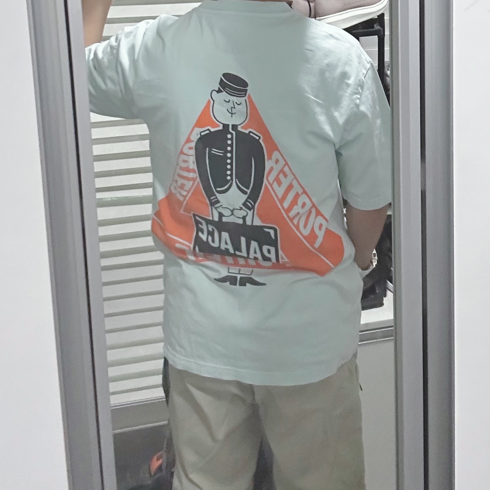 Palace x Porter Tri-Ferg Bell Boy T-Shirt Blue, Jordan 1 Low OG Starfish 착용 스타일 - 2