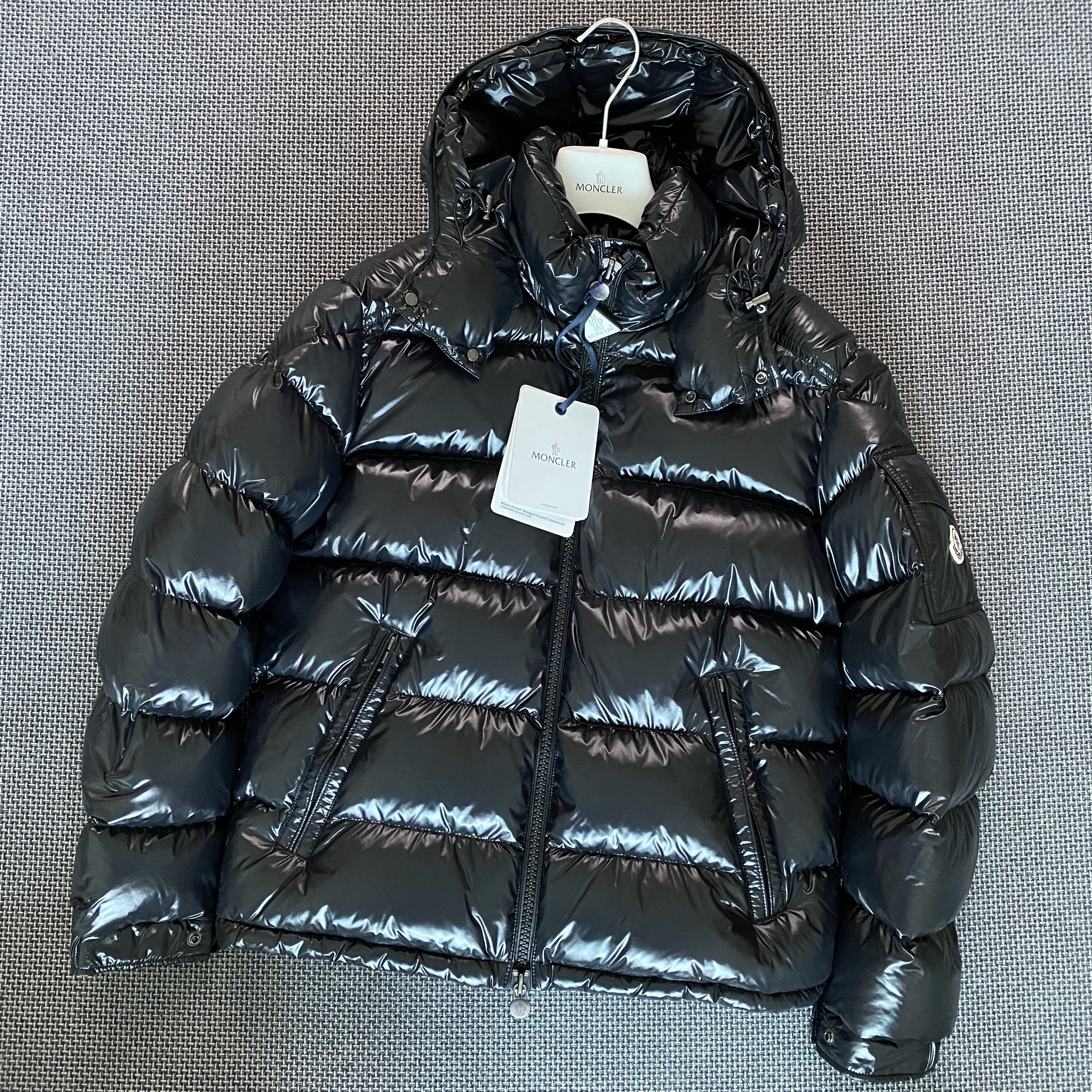 Moncler Maya Short Down Jacket Black - 24FW, Moncler Maya Short Down Jacket Black - 23FW 착용 스타일