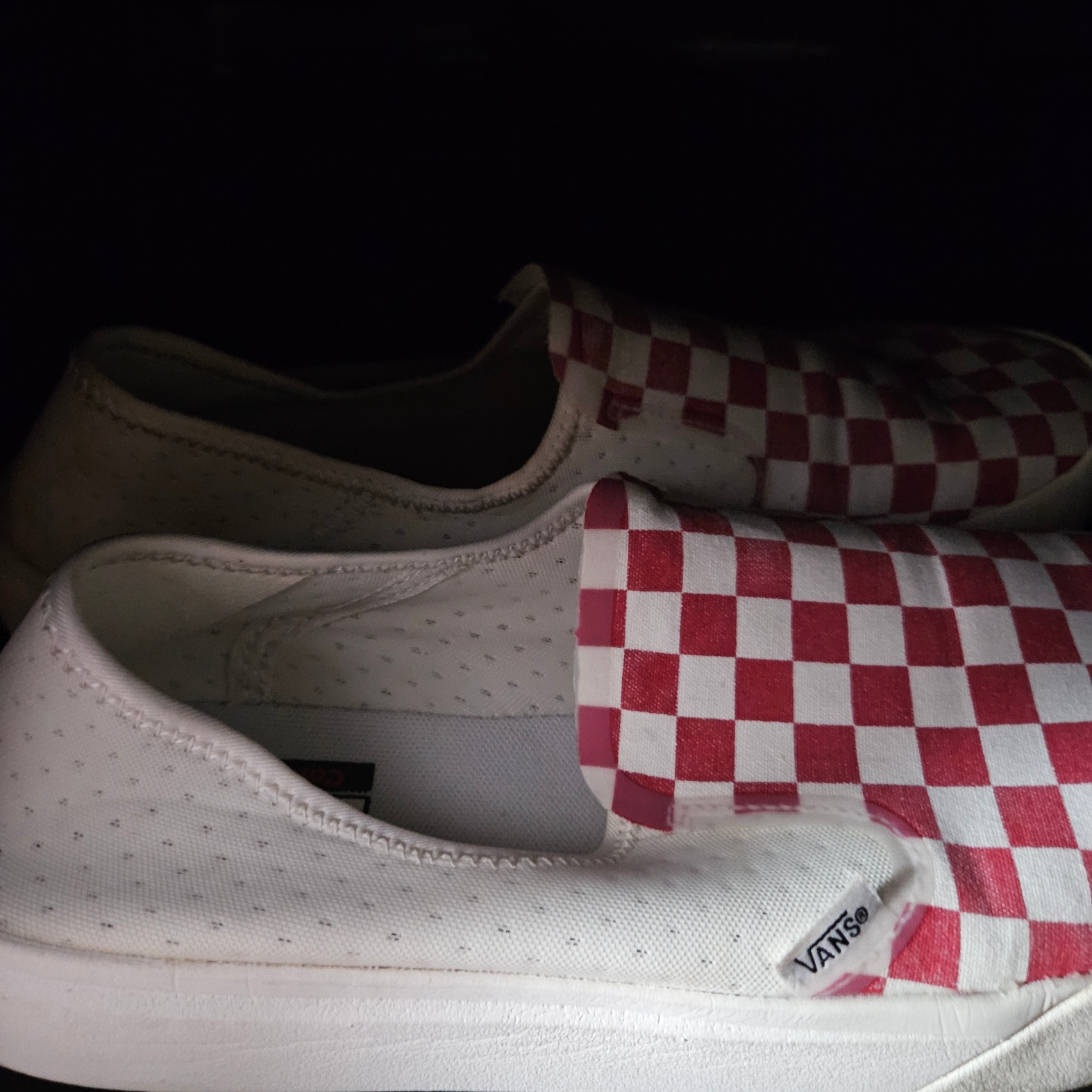 Vans ComfyCush One Checkerboard Racing Red Marshmallow 착용 스타일