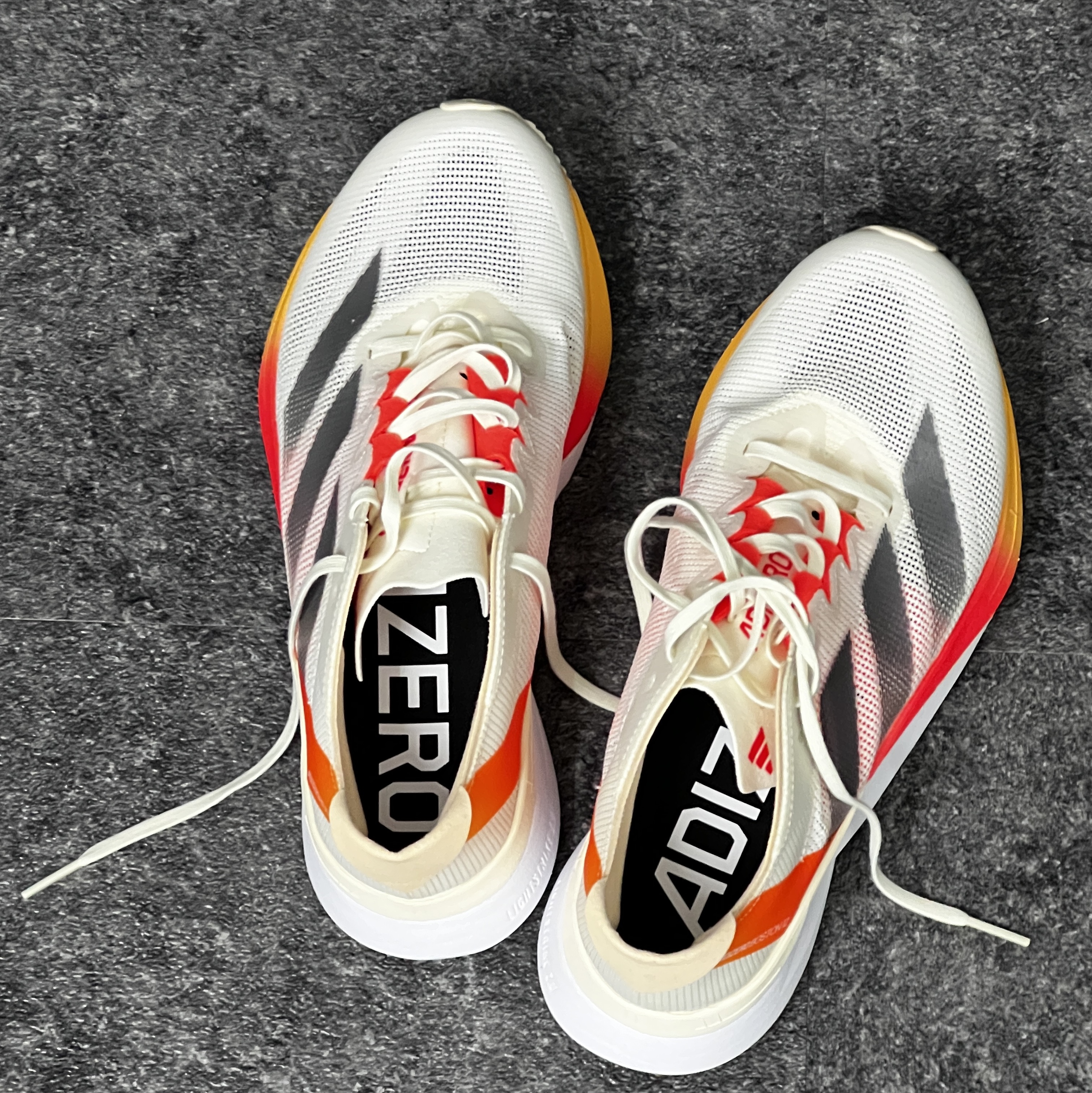 (W) Adidas Adizero Boston 12 Ivory Solar Red 착용 스타일