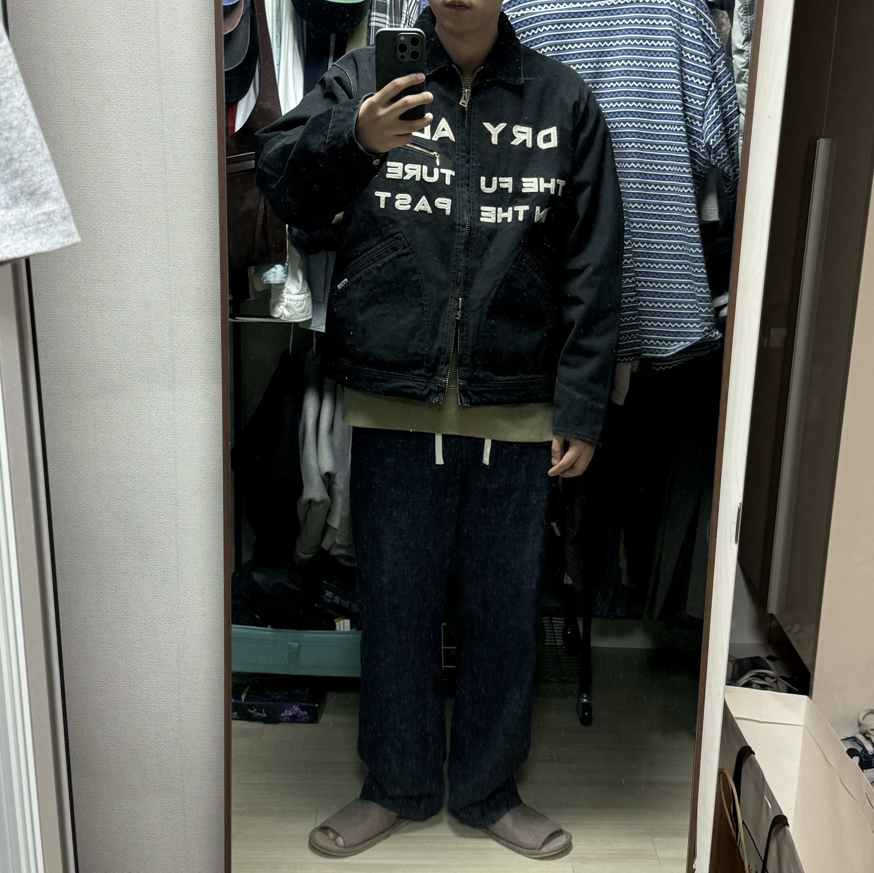 Human Made Zip-Up Embroidery Blouson Black 착용 스타일