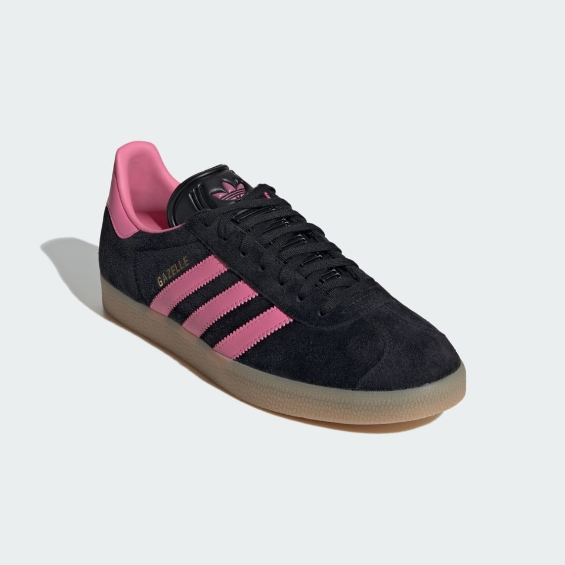 Adidas Gazelle Core Black Semi Solar Pink 착용 스타일