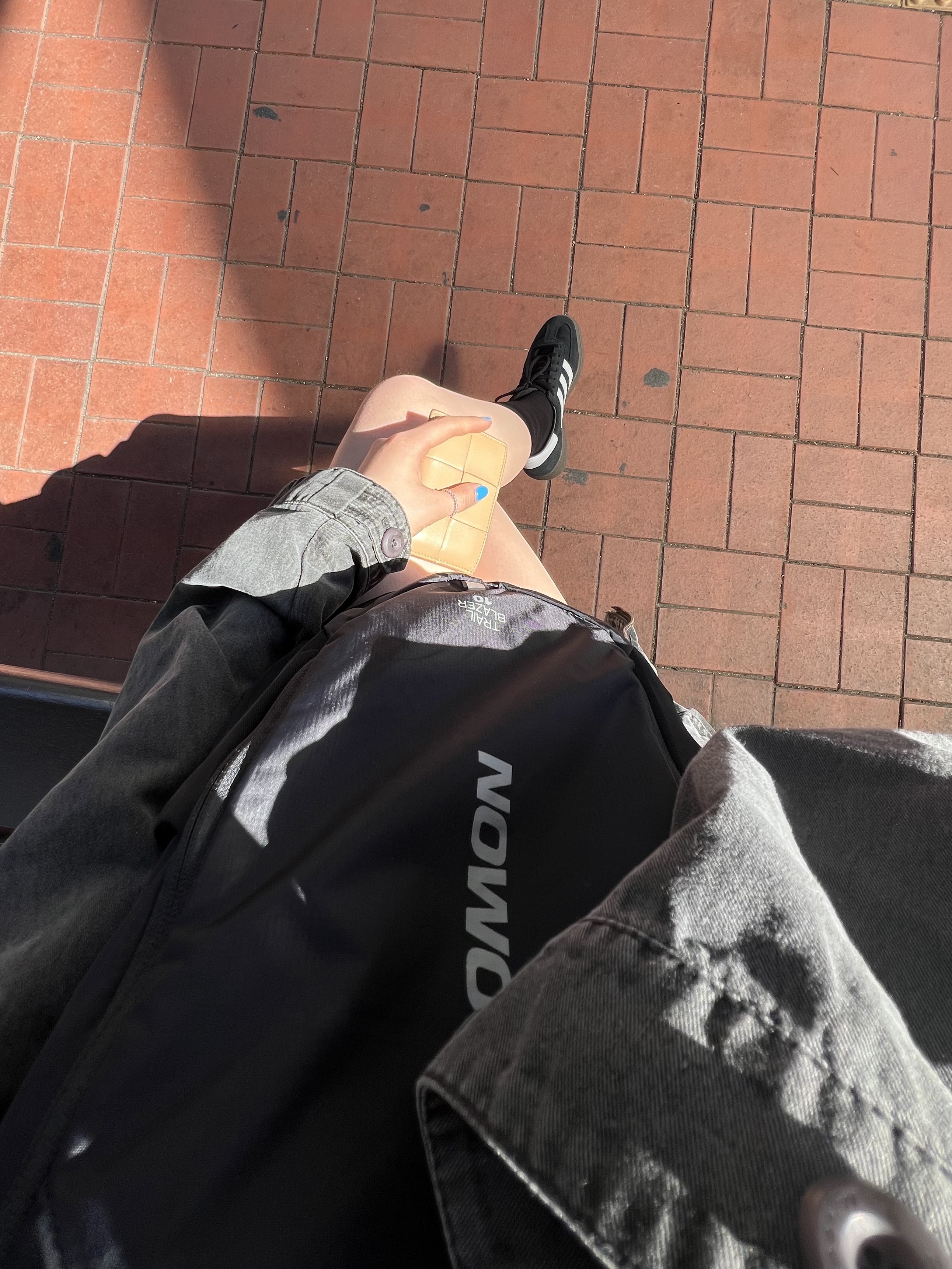 Salomon Trailblazer 10 Black, Adidas Spezial Handball Core Black 착용 스타일