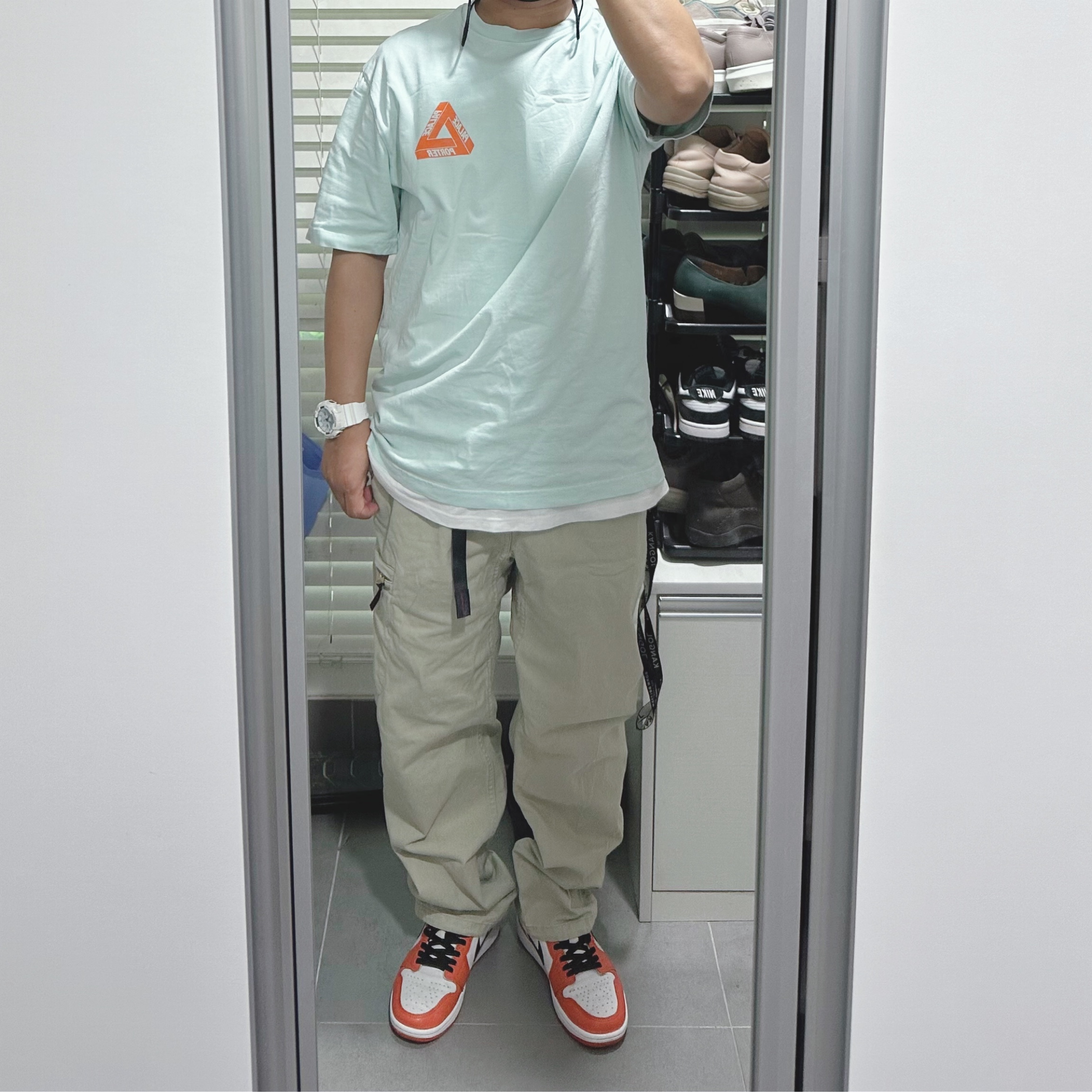 Palace x Porter Tri-Ferg Bell Boy T-Shirt Blue, Jordan 1 Low OG Starfish 착용 스타일 - 1