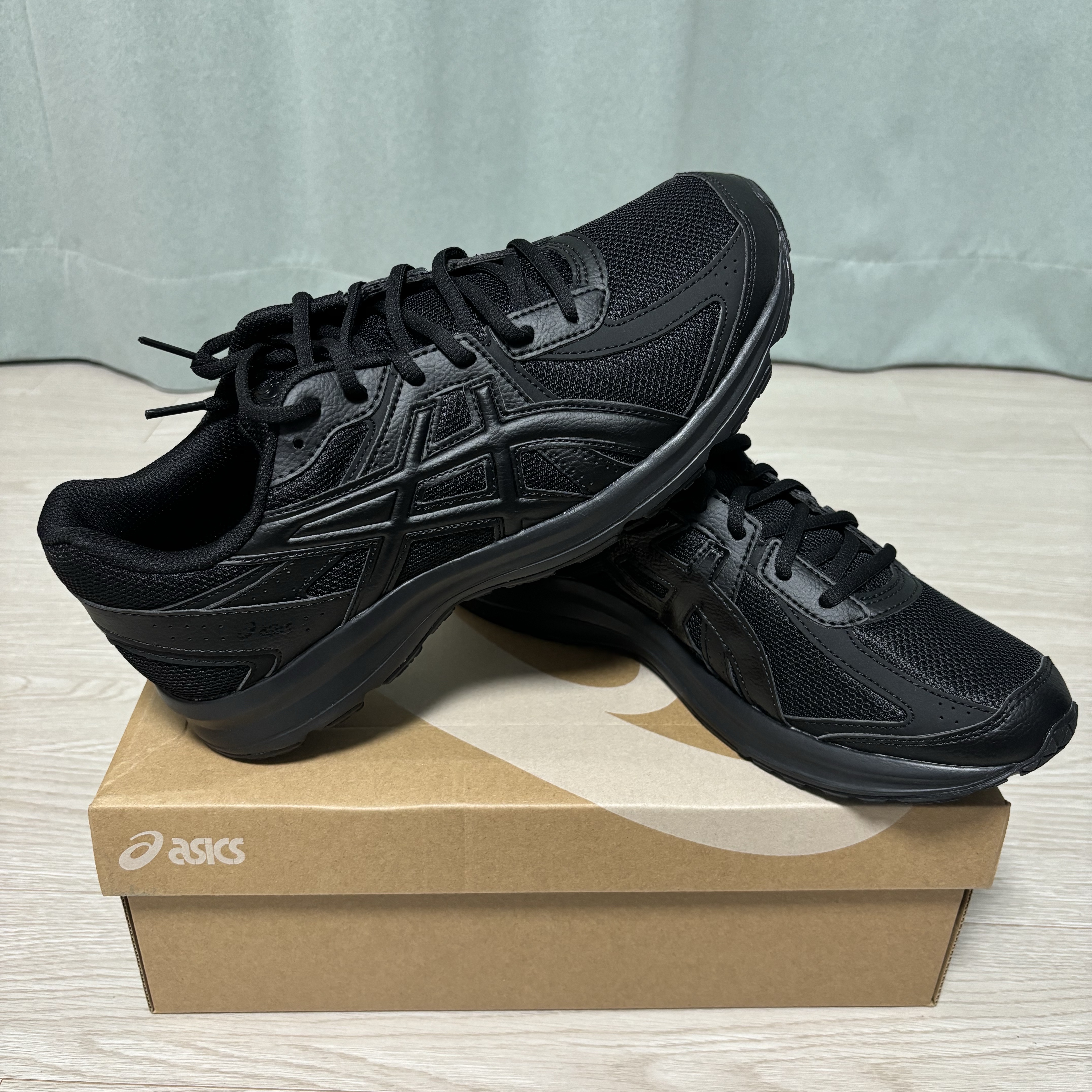 Asics Jog 100 S Black - 2E Wide 착용 스타일 - 2