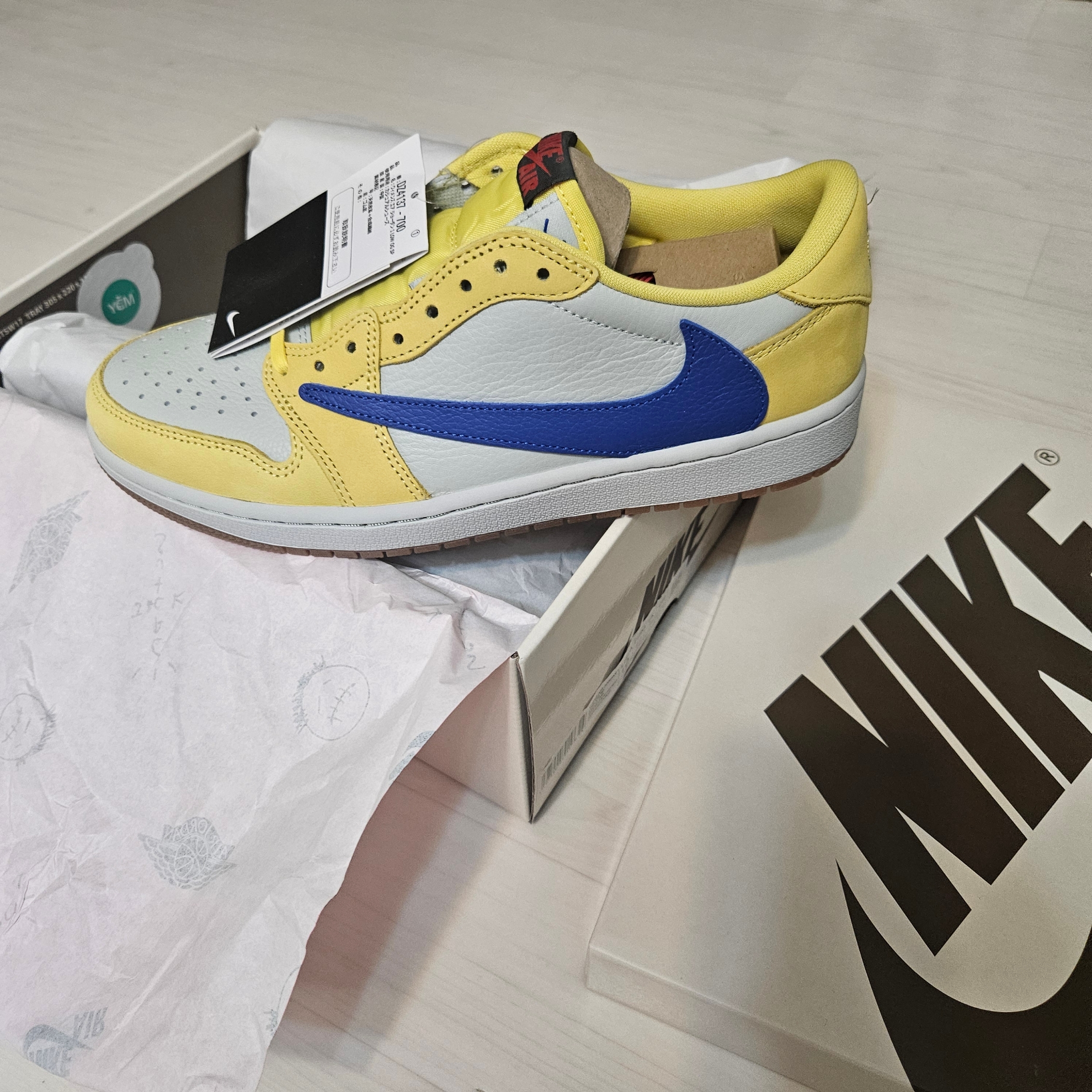 (W) Jordan 1 x Travis Scott Retro Low OG SP Canary 착용 스타일