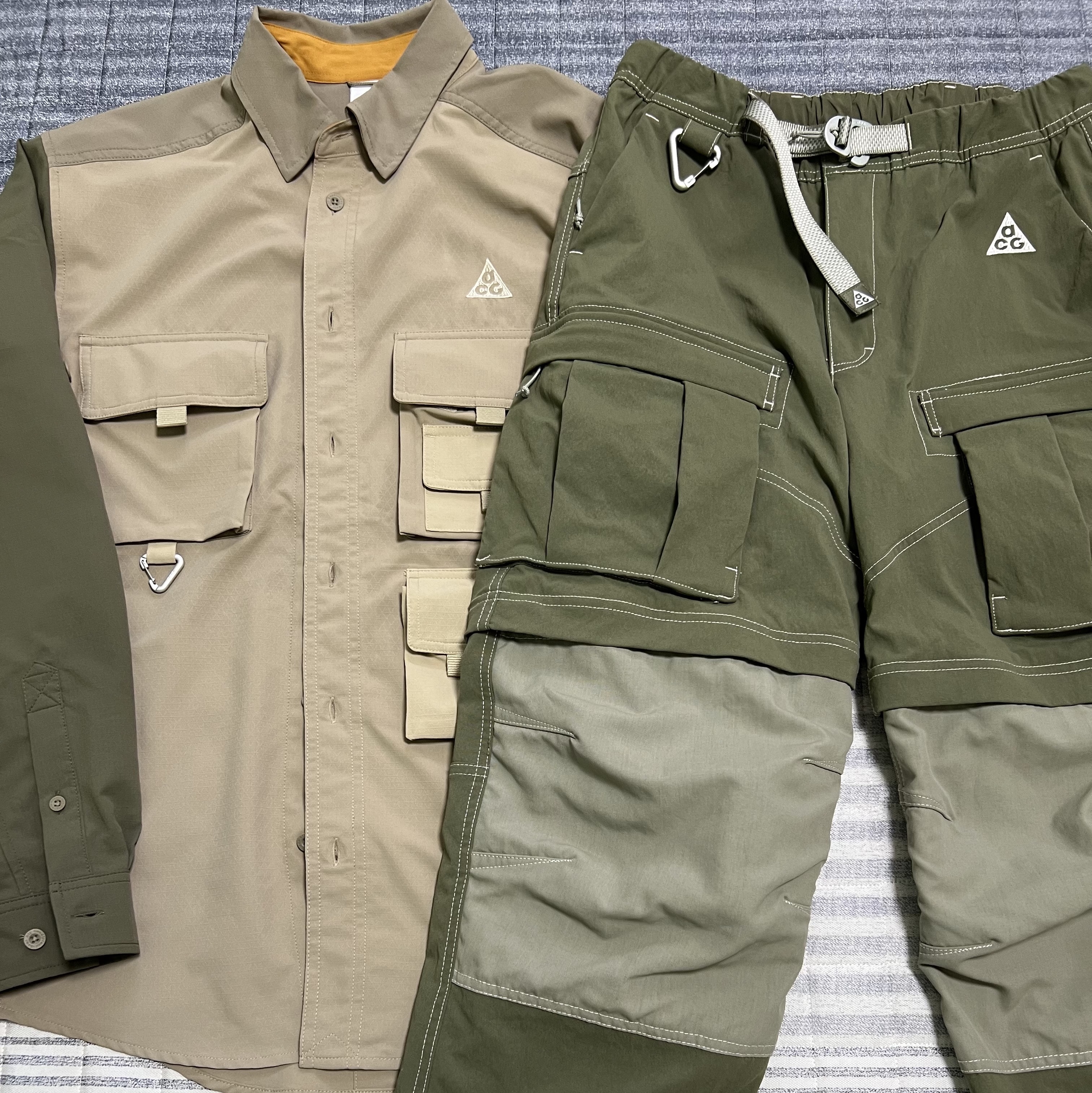 Nike ACG Smith Summit Cargo Pants Medium Olive - Asia, Nike ACG Dri-Fit UV Devastation Trail Shirt Khaki Olive Gold - Asia 착용 스타일 - 2