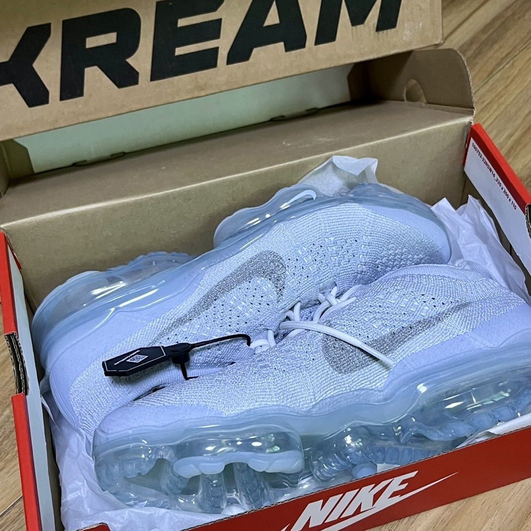 Nike Air VaporMax 2023 Flyknit Pure Platinum 착용 스타일 - 1