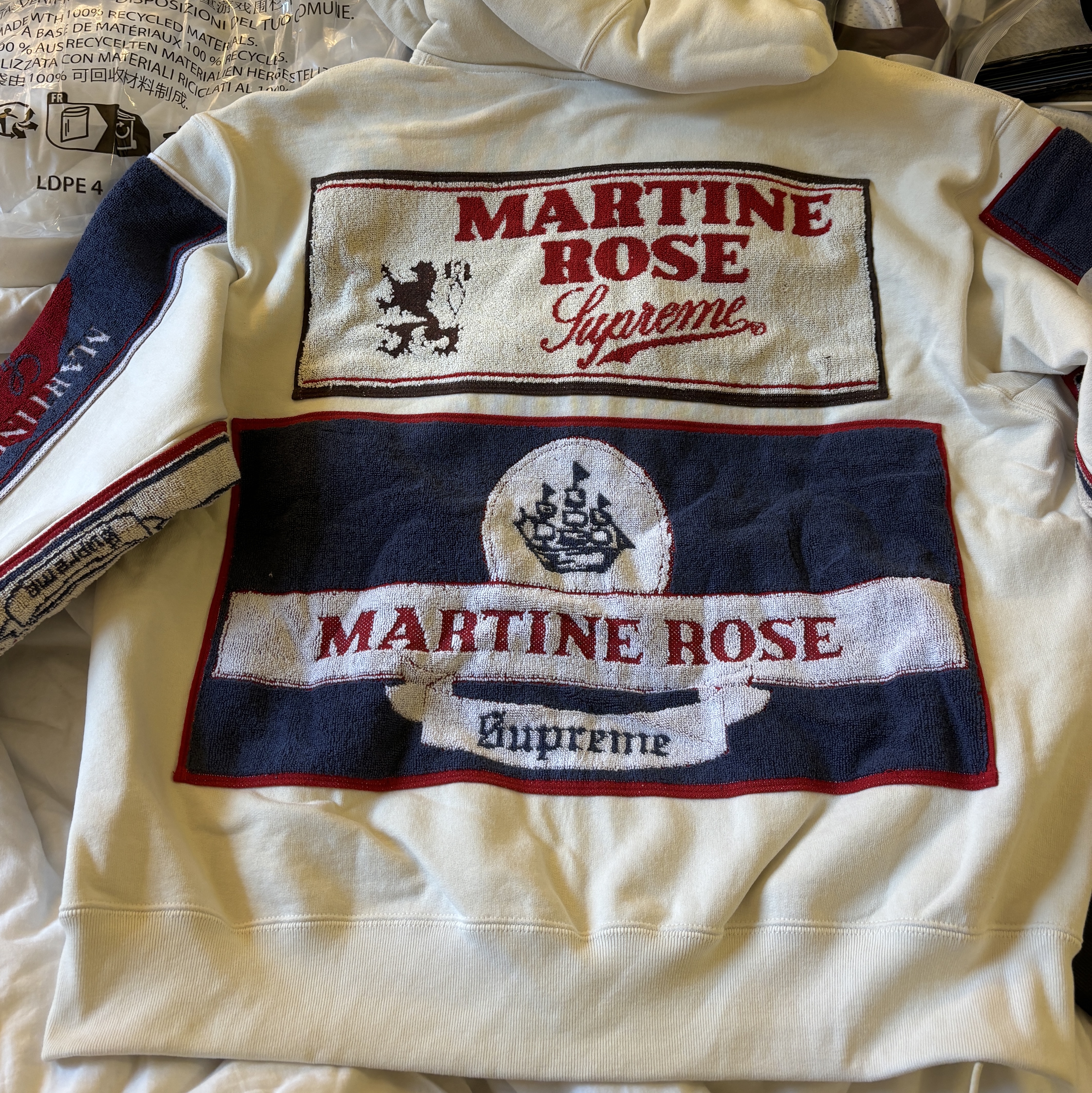 Supreme x Martine Rose Football Jersey White - 24FW, Supreme x Martine Rose Sweater Black - 24FW 착용 스타일 - 4
