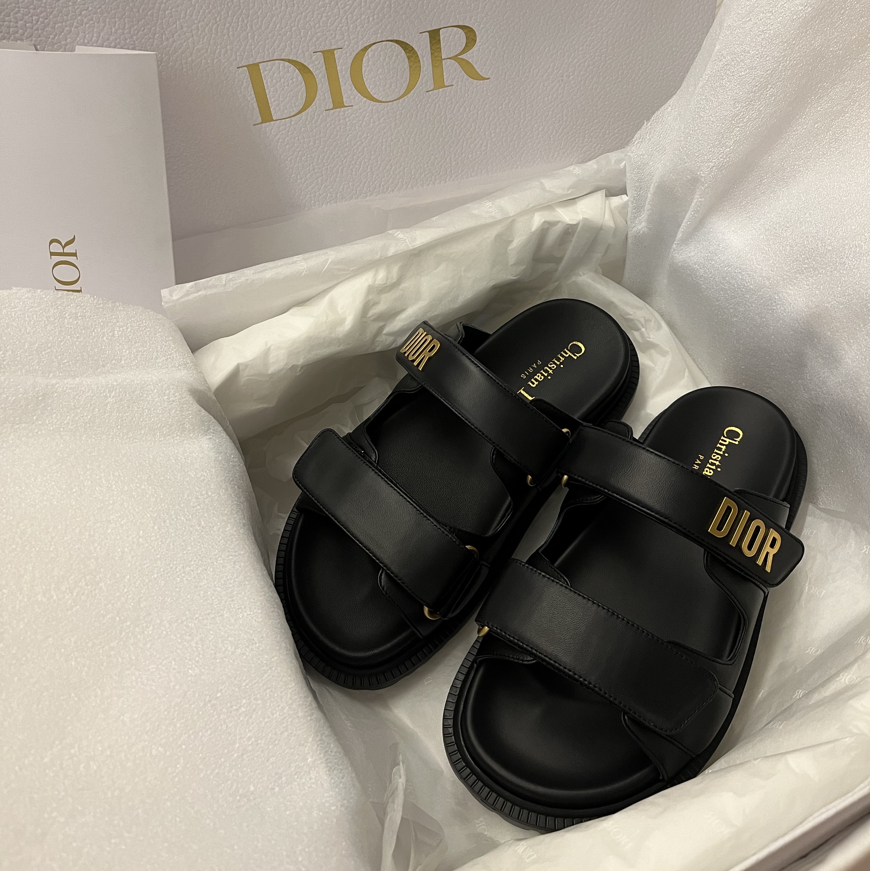 (W) Dior DiorAct Mule Lambskin Black 착용 스타일 - 2