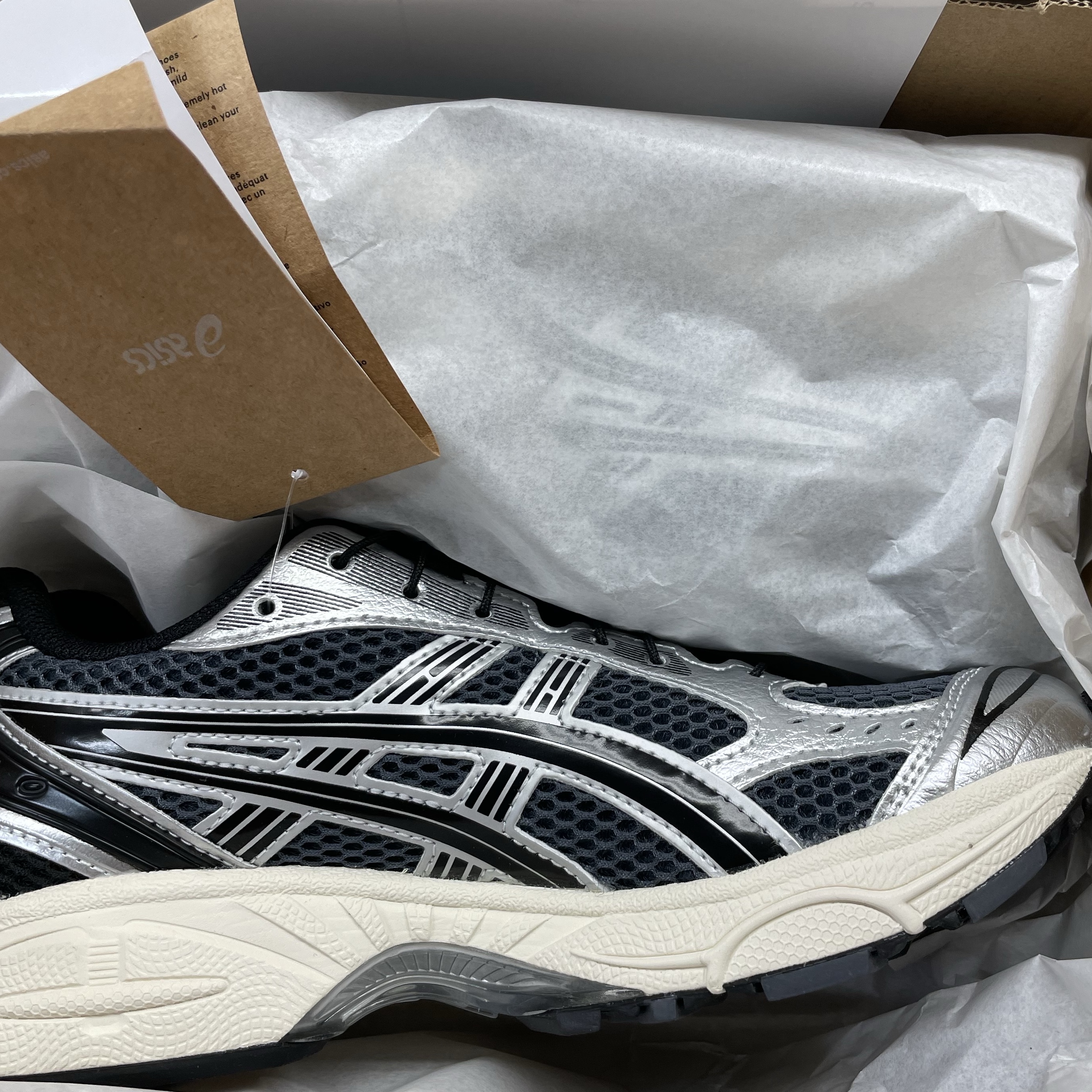 Asics Unlimited Gel-Kayano 14 Carrier Grey Black 착용 스타일