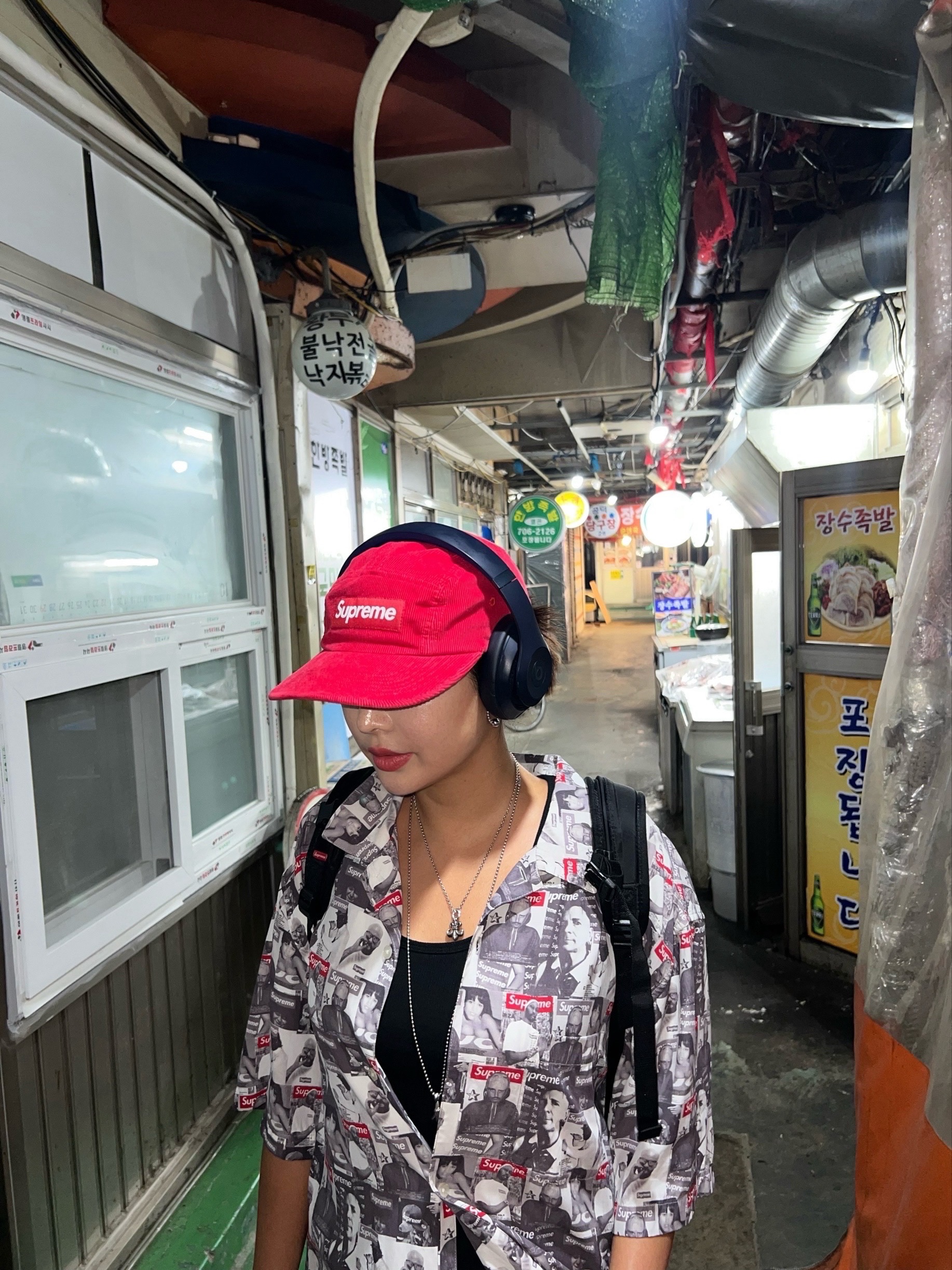 Supreme x Emilio Pucci Soccer Jersey Dusty Pink - 21SS, Supreme Gloss Ripstop Camp Cap Black - 23FW 착용 스타일 - 4