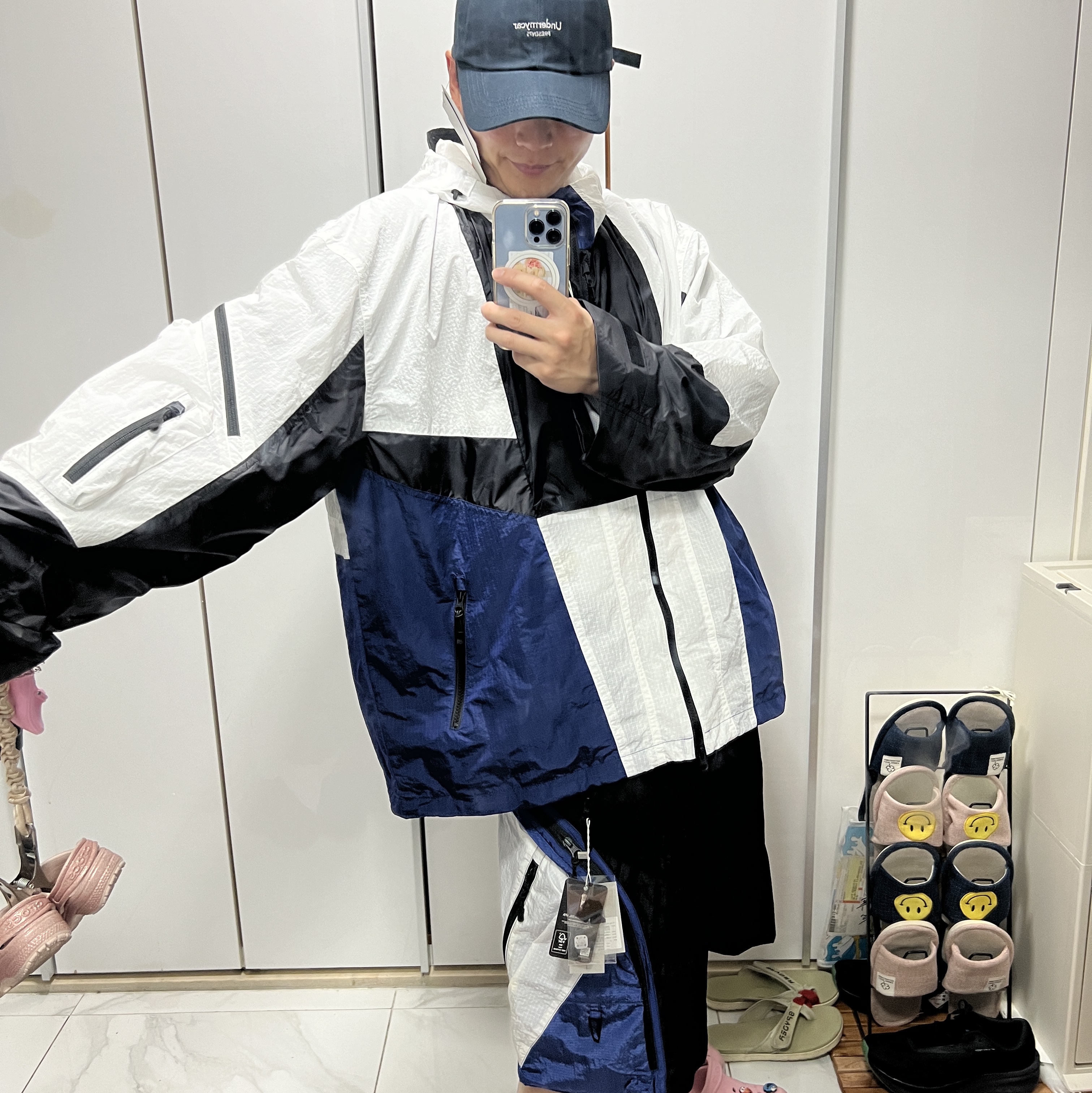 Undermycar Mu.17 Anti Fxxking Logo Play Basic Ball Cap Navy / Silver, Undermycar Asurada Gashutein 6 AKF-0 Oversized Nylon Shorts Turkish Sea - 24SS 착용 스타일 - 1
