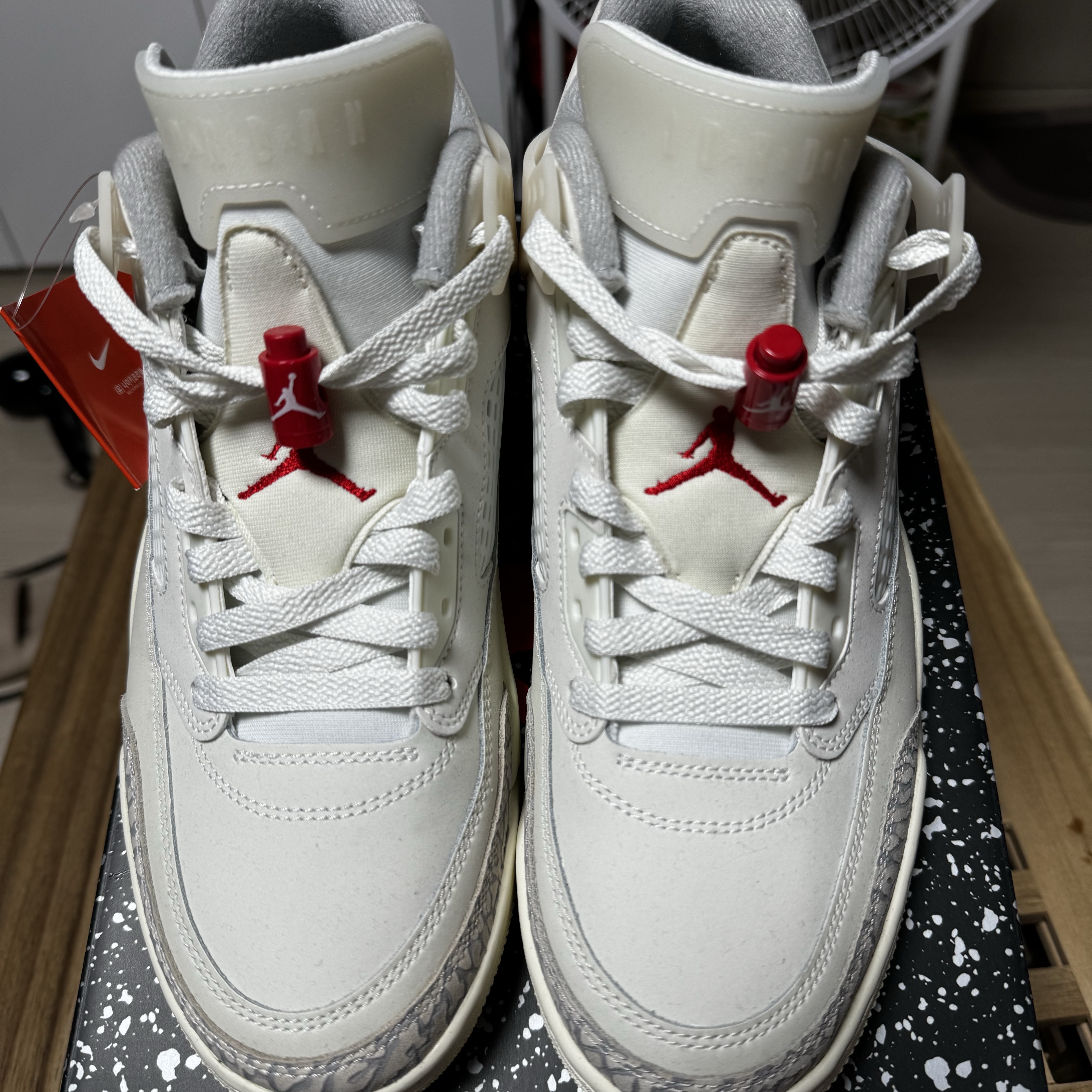 Jordan Spizike Low Coconut Milk Smoke Grey 착용 스타일 - 4