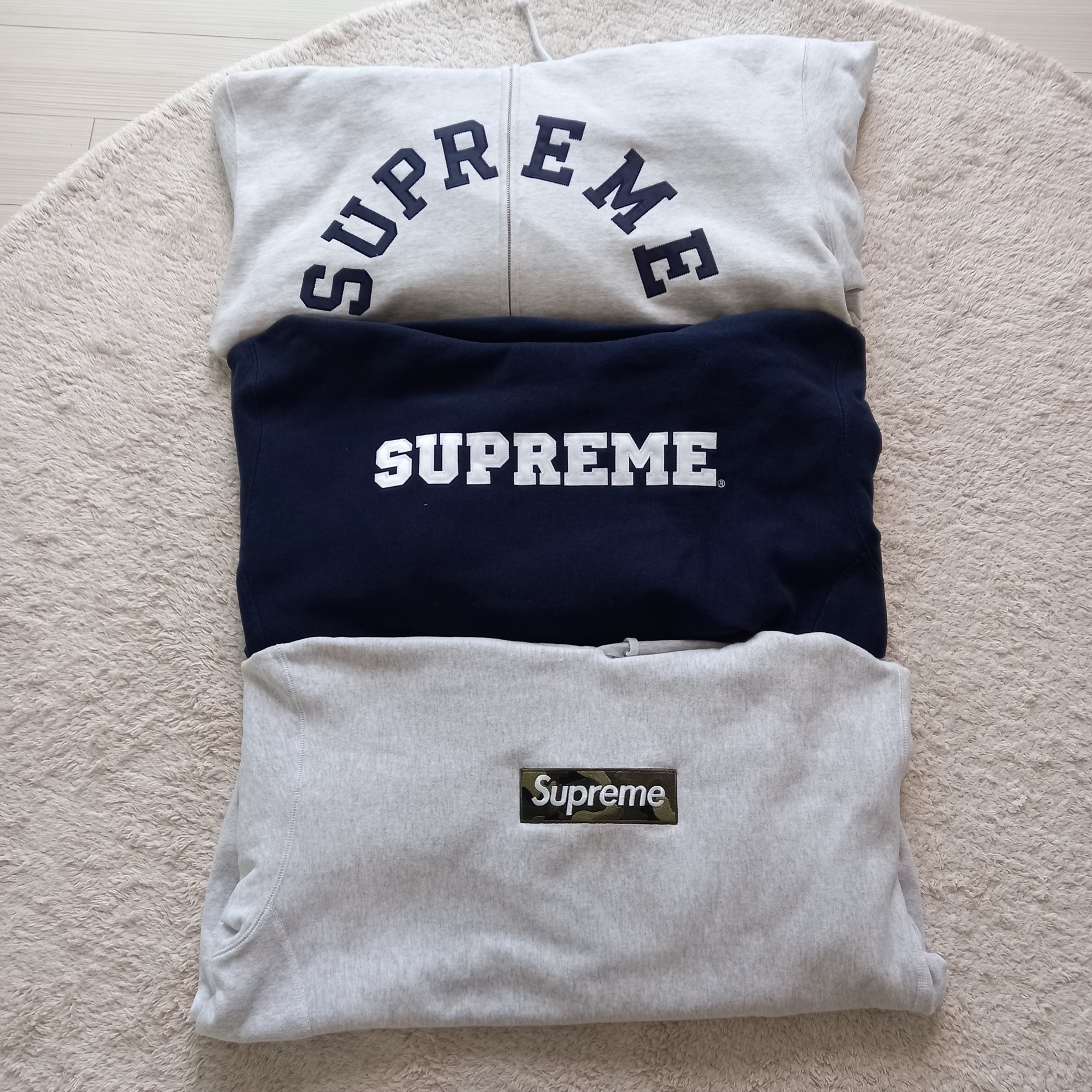 Supreme x Champion Zip Up Hooded Sweatshirt Ash Grey - 24SS, Supreme Box Logo Hooded Sweatshirt Ash Grey - 23FW 착용 스타일