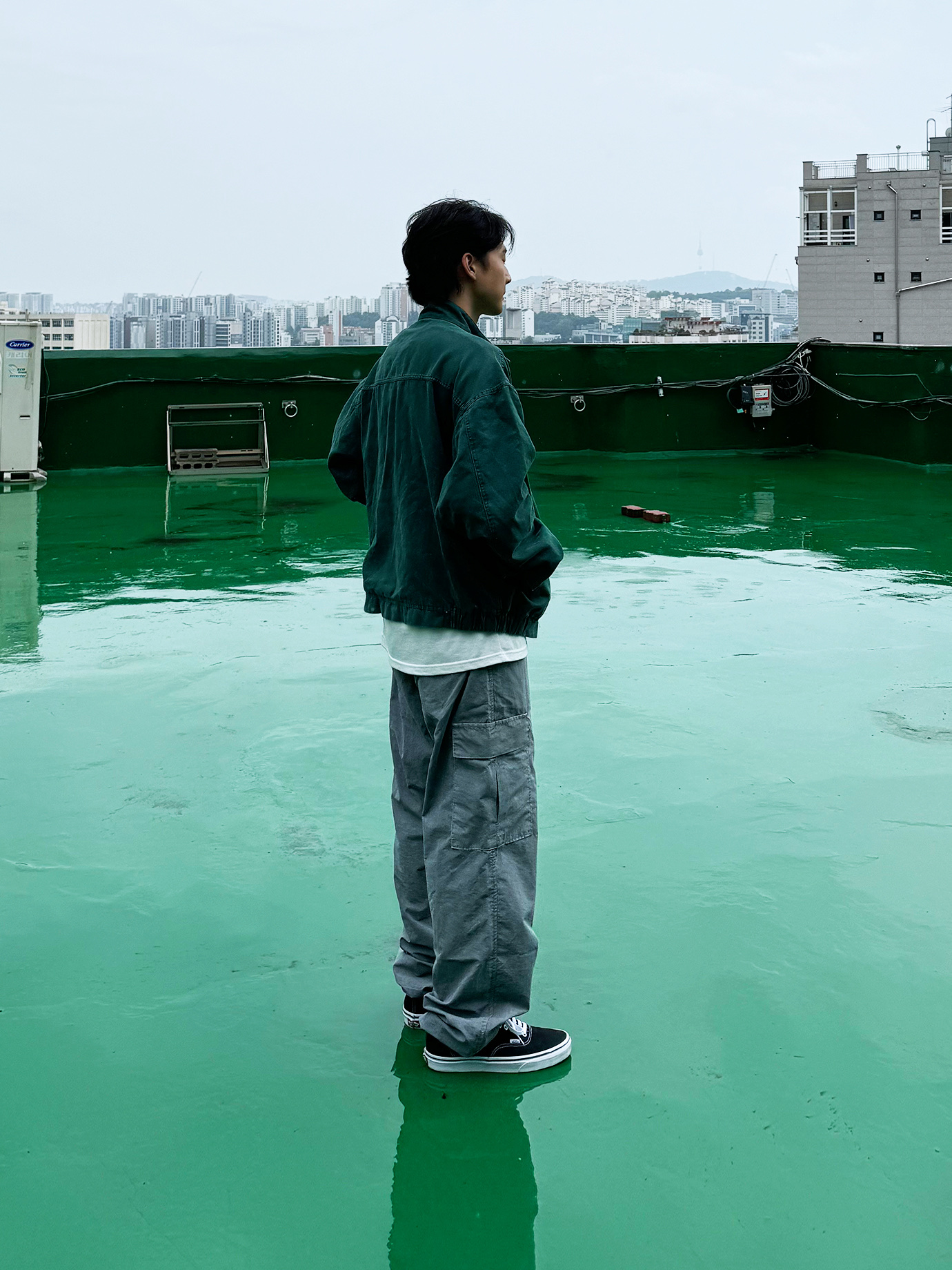 QT8 GARMENTS TL Washed Oxford Harrington Jacket Dark Green, QT8 Garments BN Pigment Nylon Cargo Pant Grey 착용 스타일 - 1