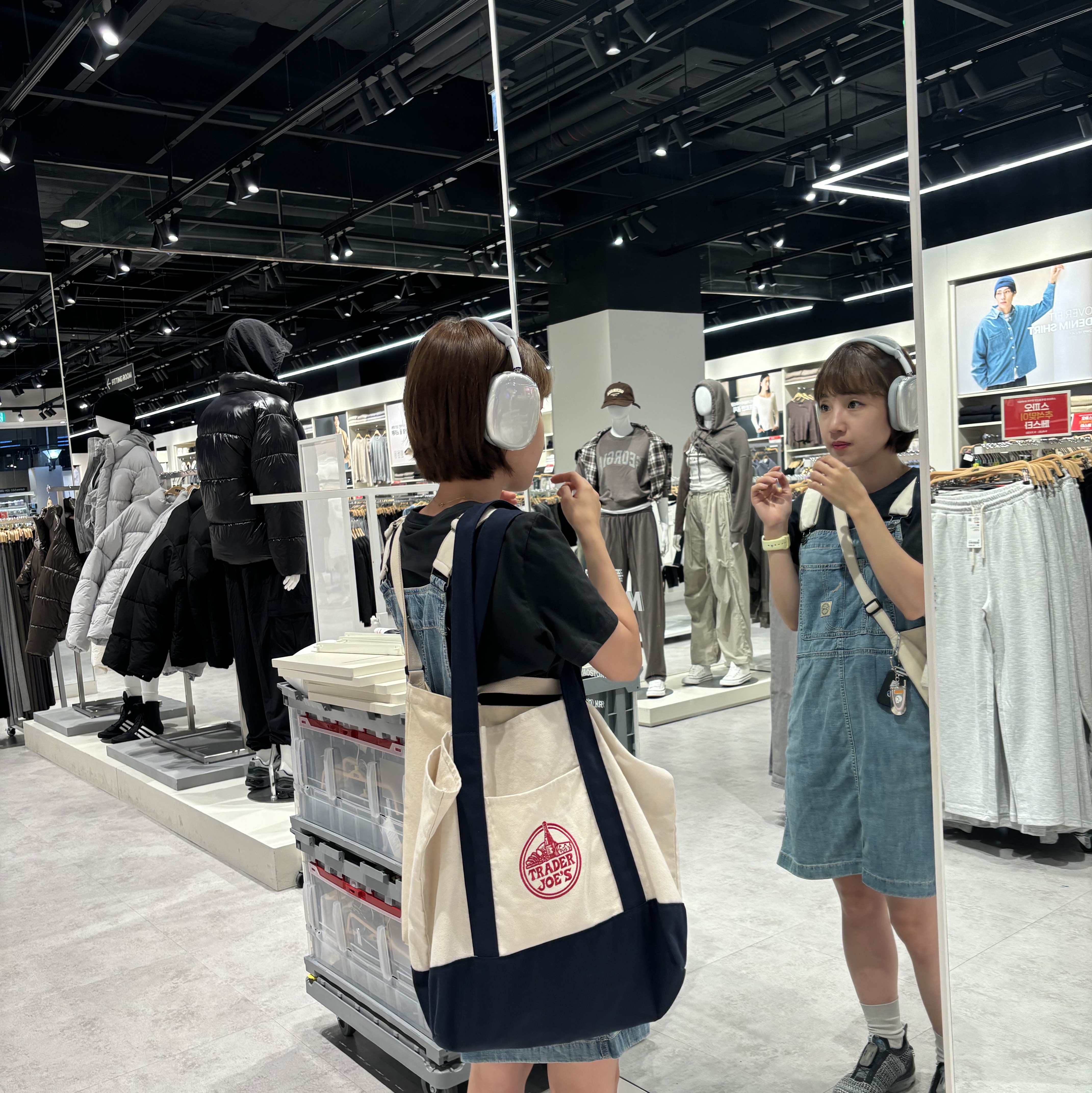 Apple AirPods Max Lightning Silver (Korean Ver.), Trader Joe's Canvas Tote Bag Navy 착용 스타일