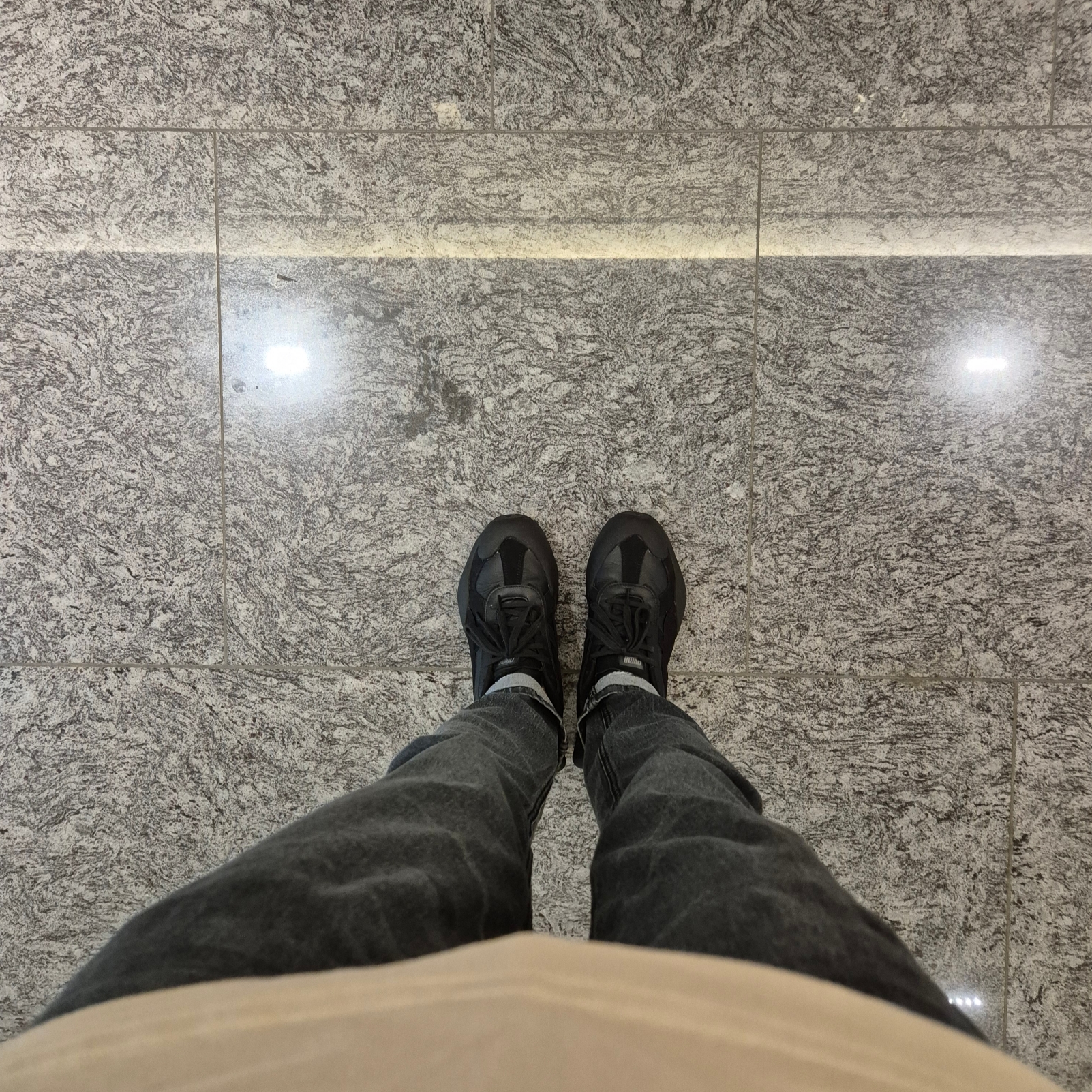 Puma Vaderon Black 착용 스타일 - 2