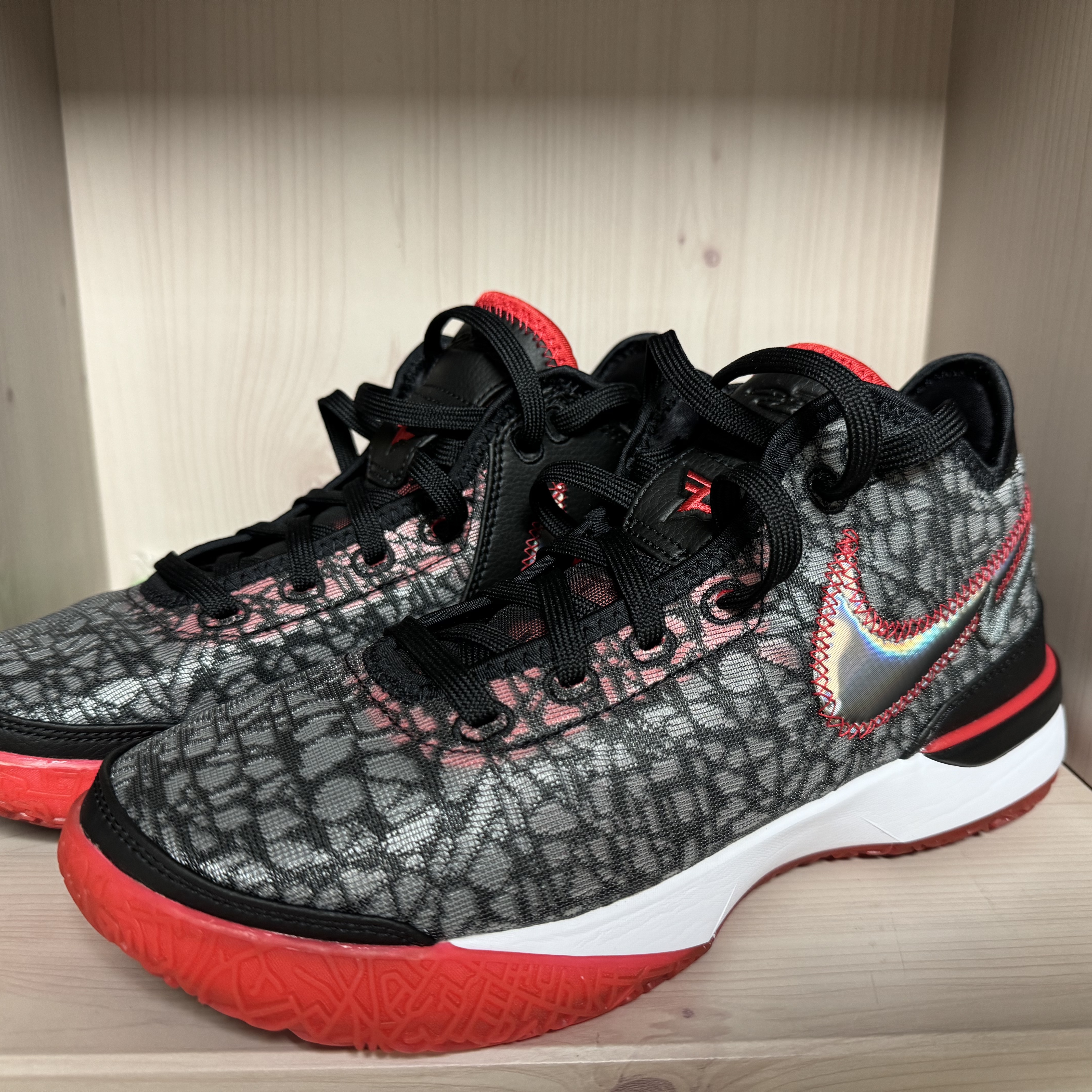 Nike LeBron NXXT Gen EP Black University Red 착용 스타일 - 1